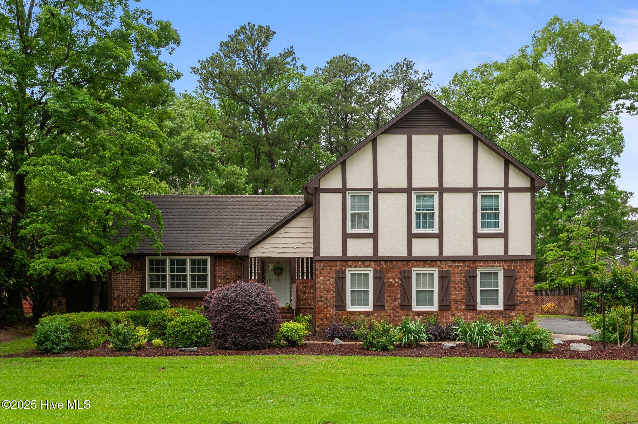 104 N Reed Drive Property Photo