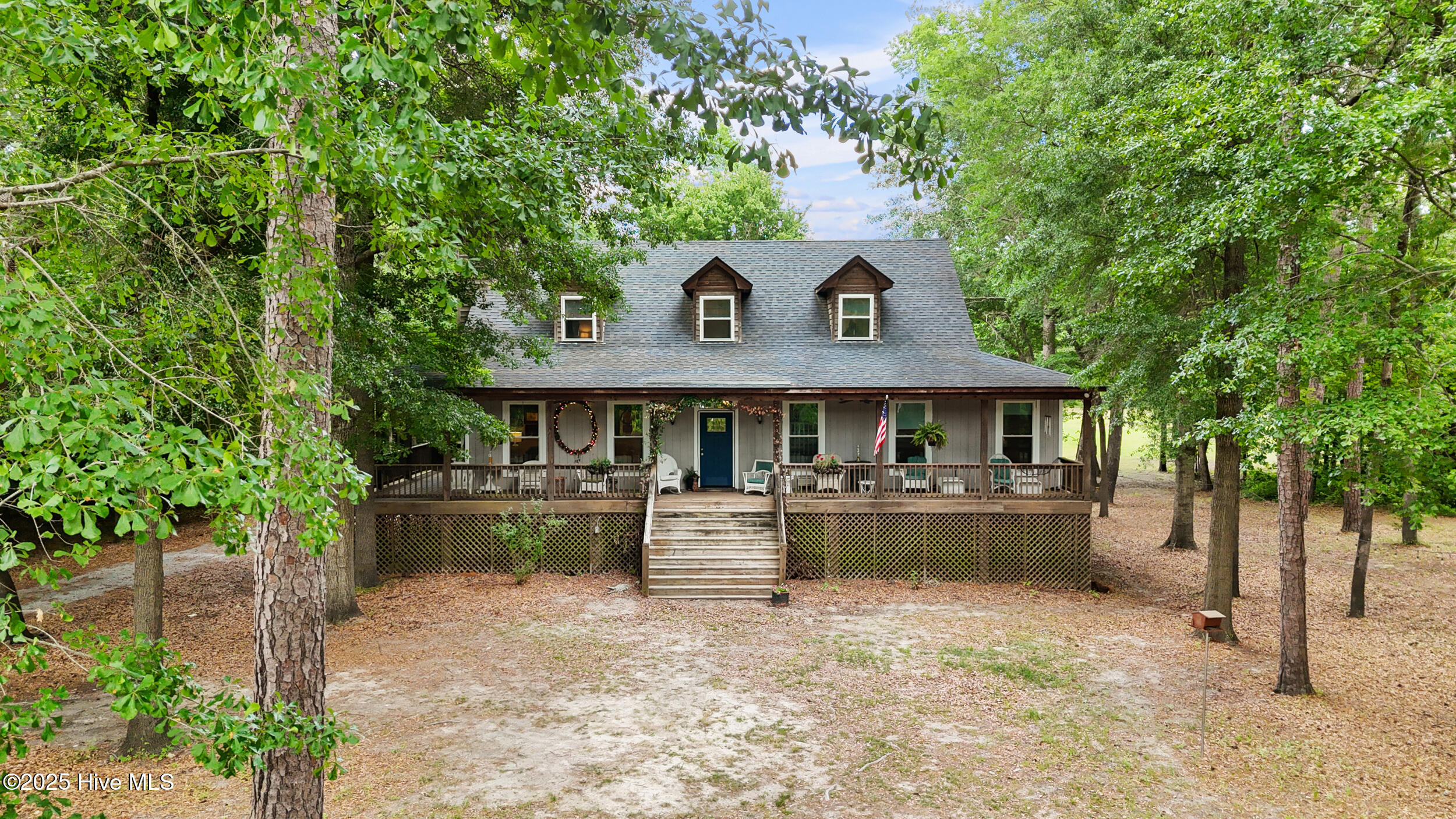 901 Riverview Drive Property Photo 1