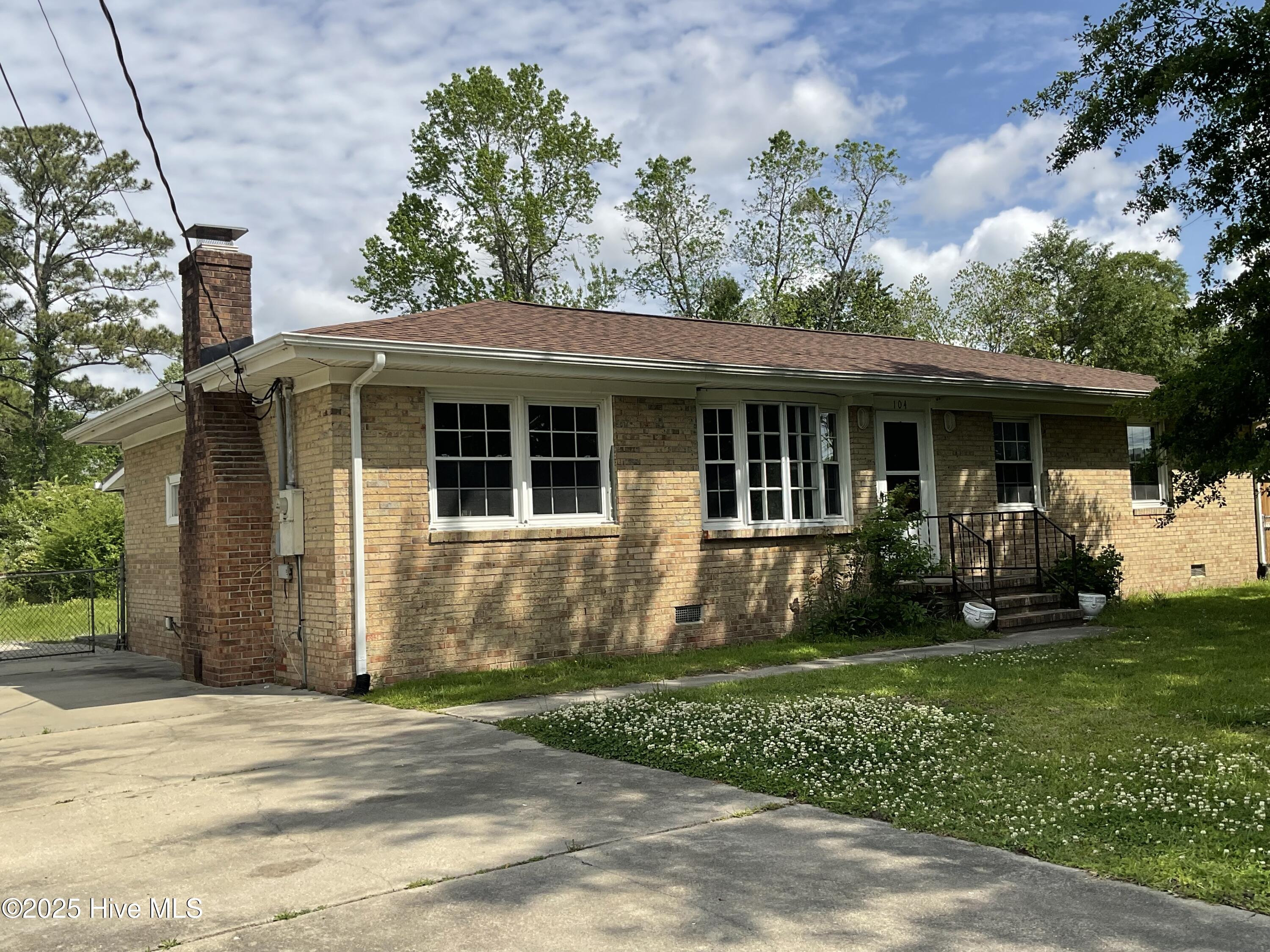 104 Greencrest Circle Property Photo