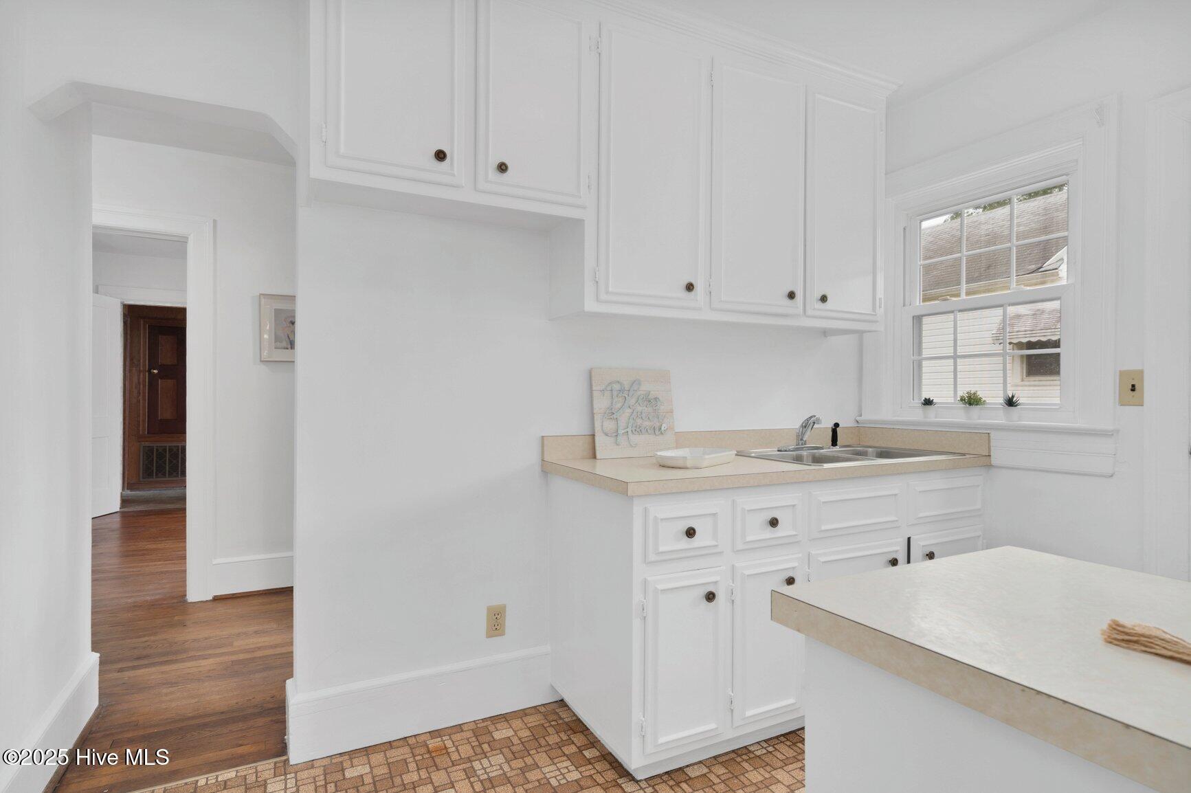 701 E Nash Street Property Photo 8