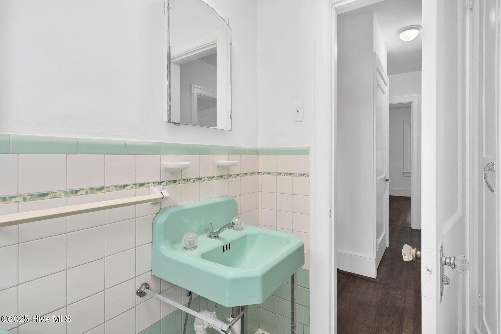 701 E Nash Street Property Photo 11