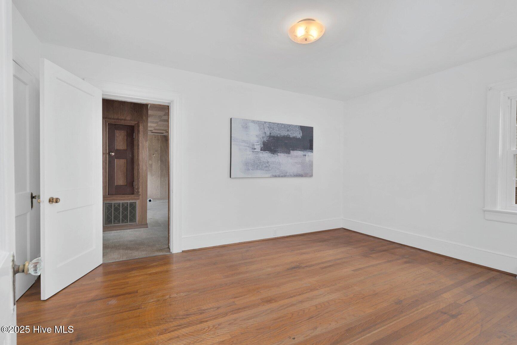 701 E Nash Street Property Photo 14