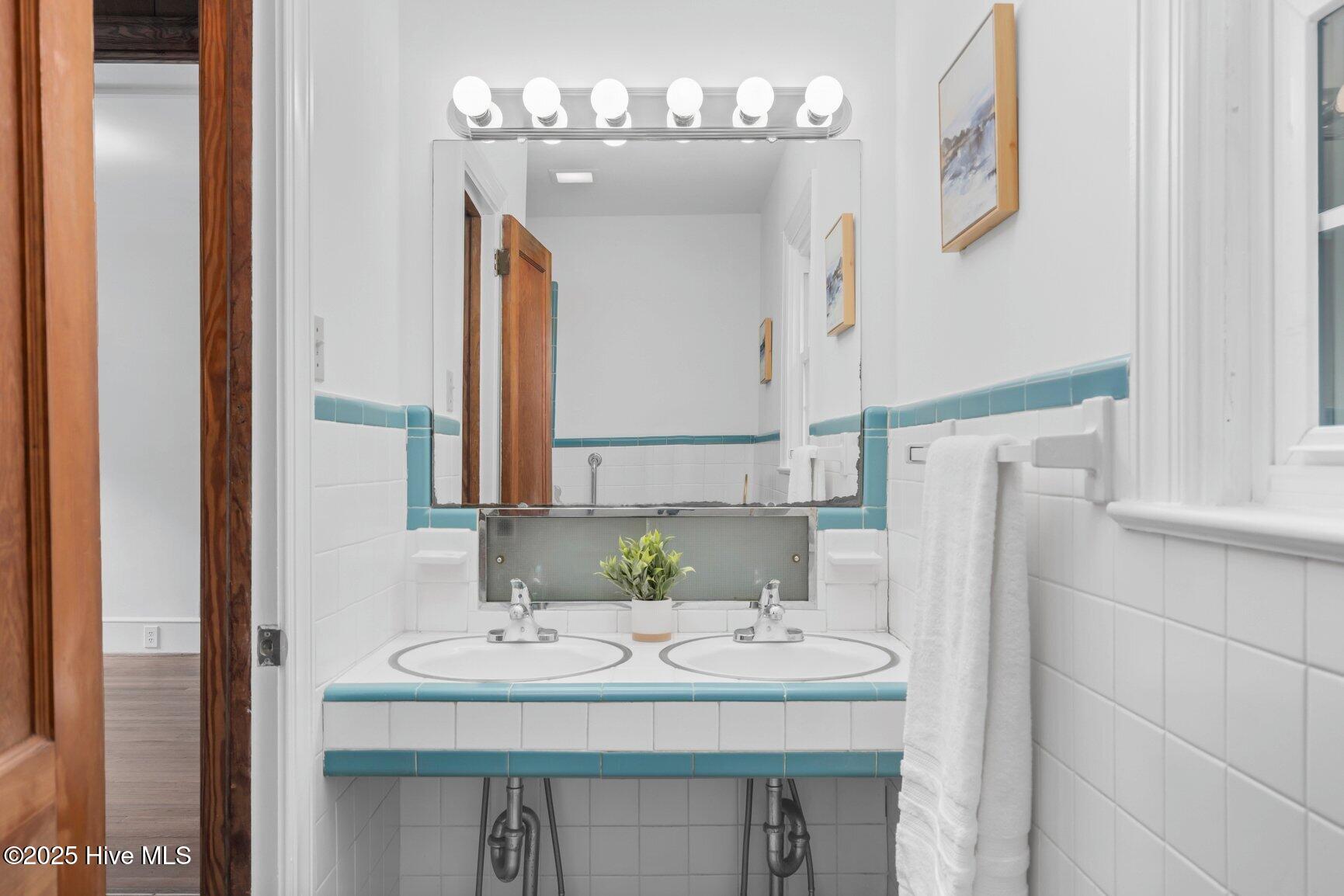 701 E Nash Street Property Photo 18