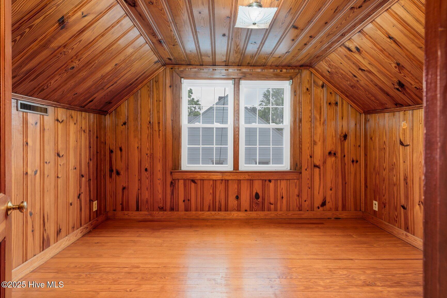 701 E Nash Street Property Photo 22