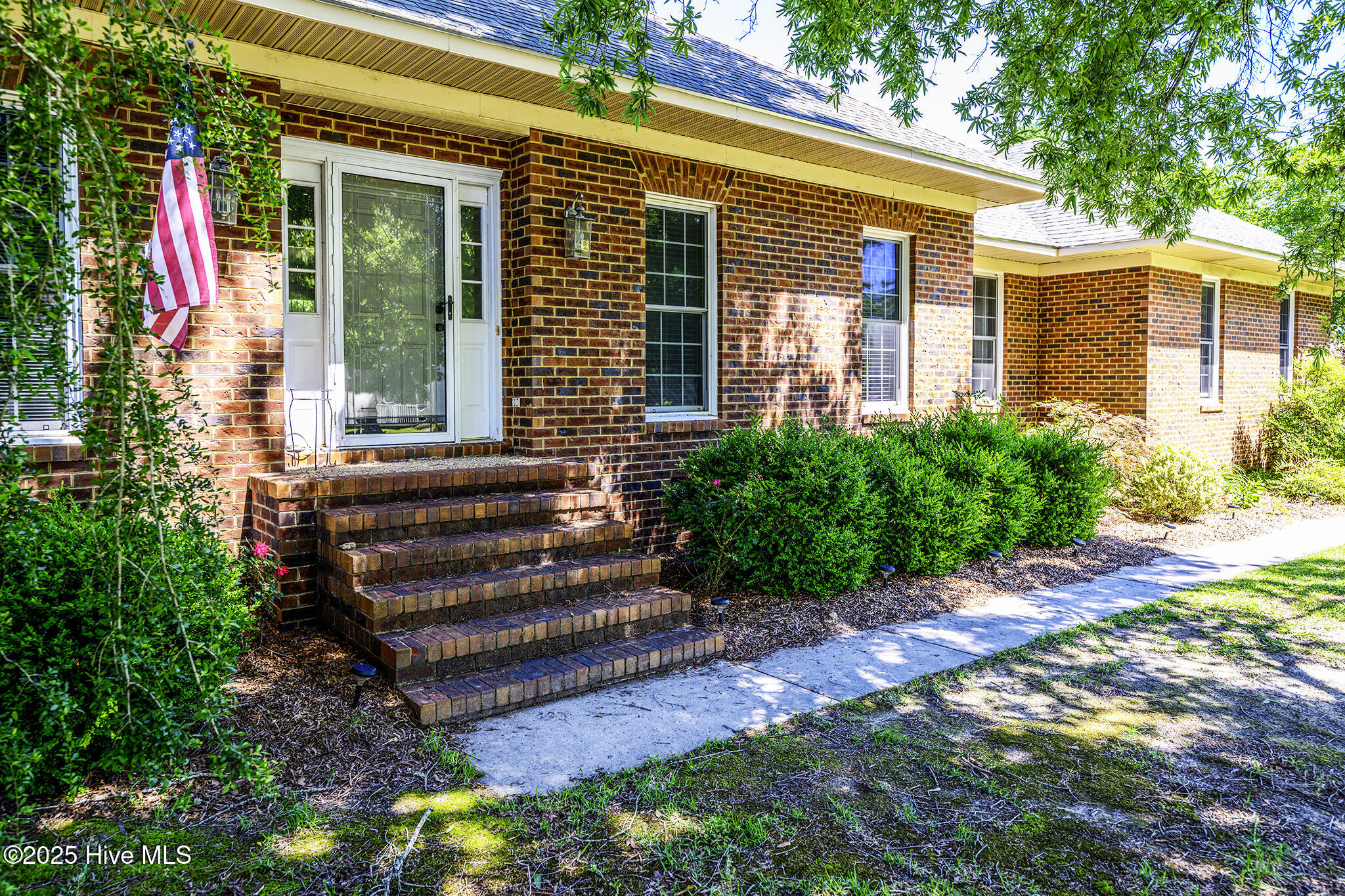 900 Leeward Drive Property Photo 1