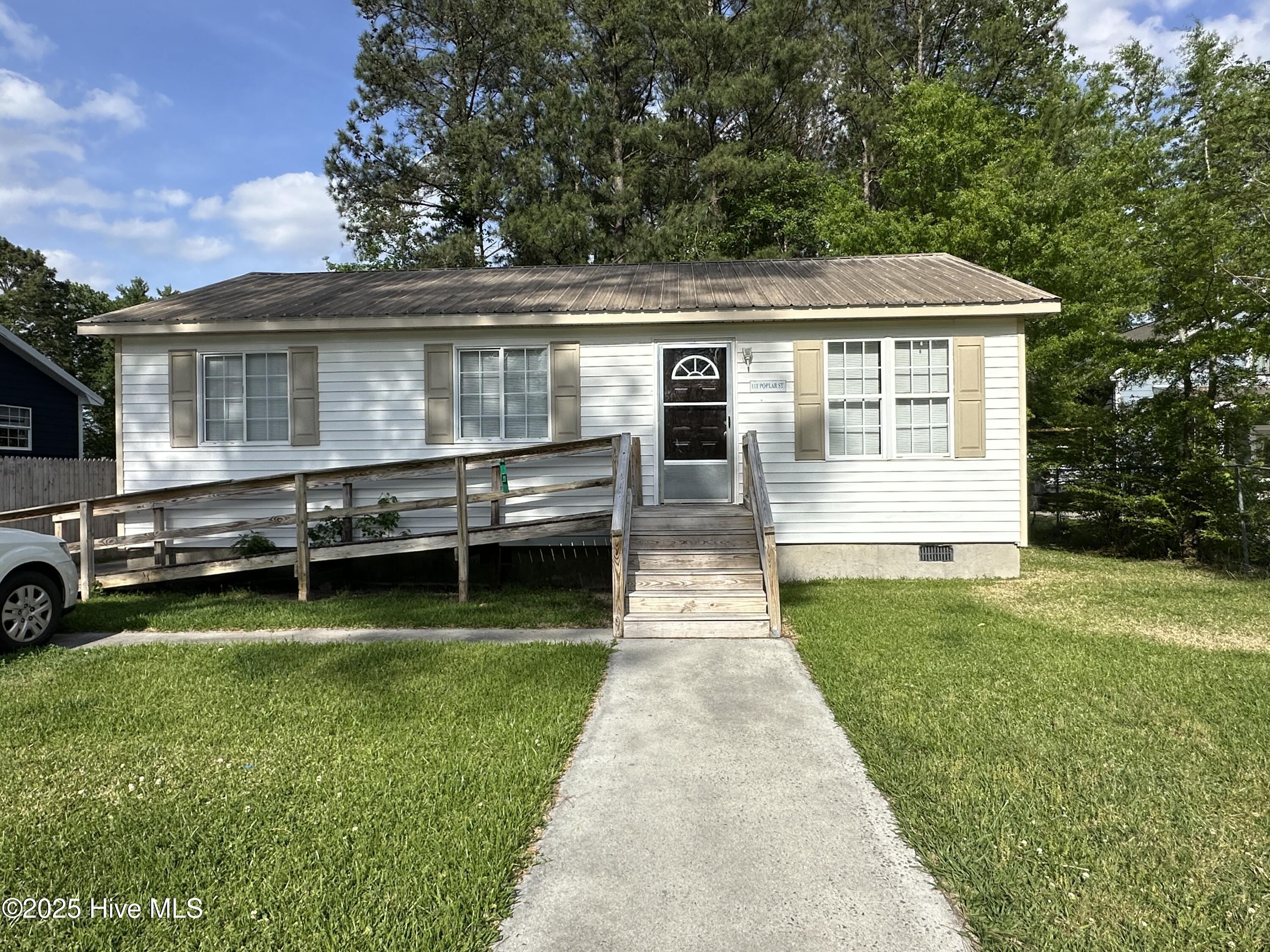 112 Poplar Street Property Photo