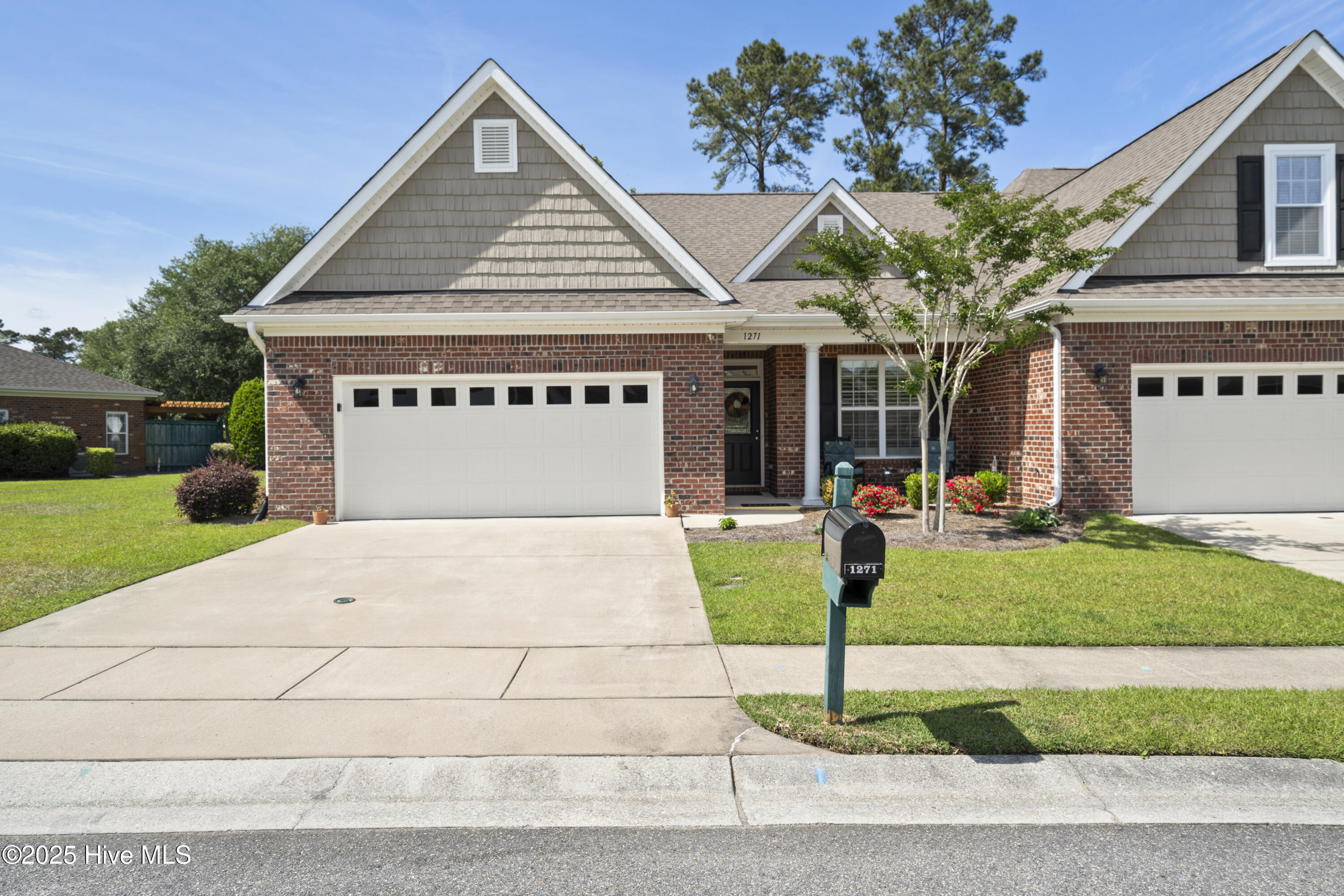 1271 Greensview Circle Property Photo 1