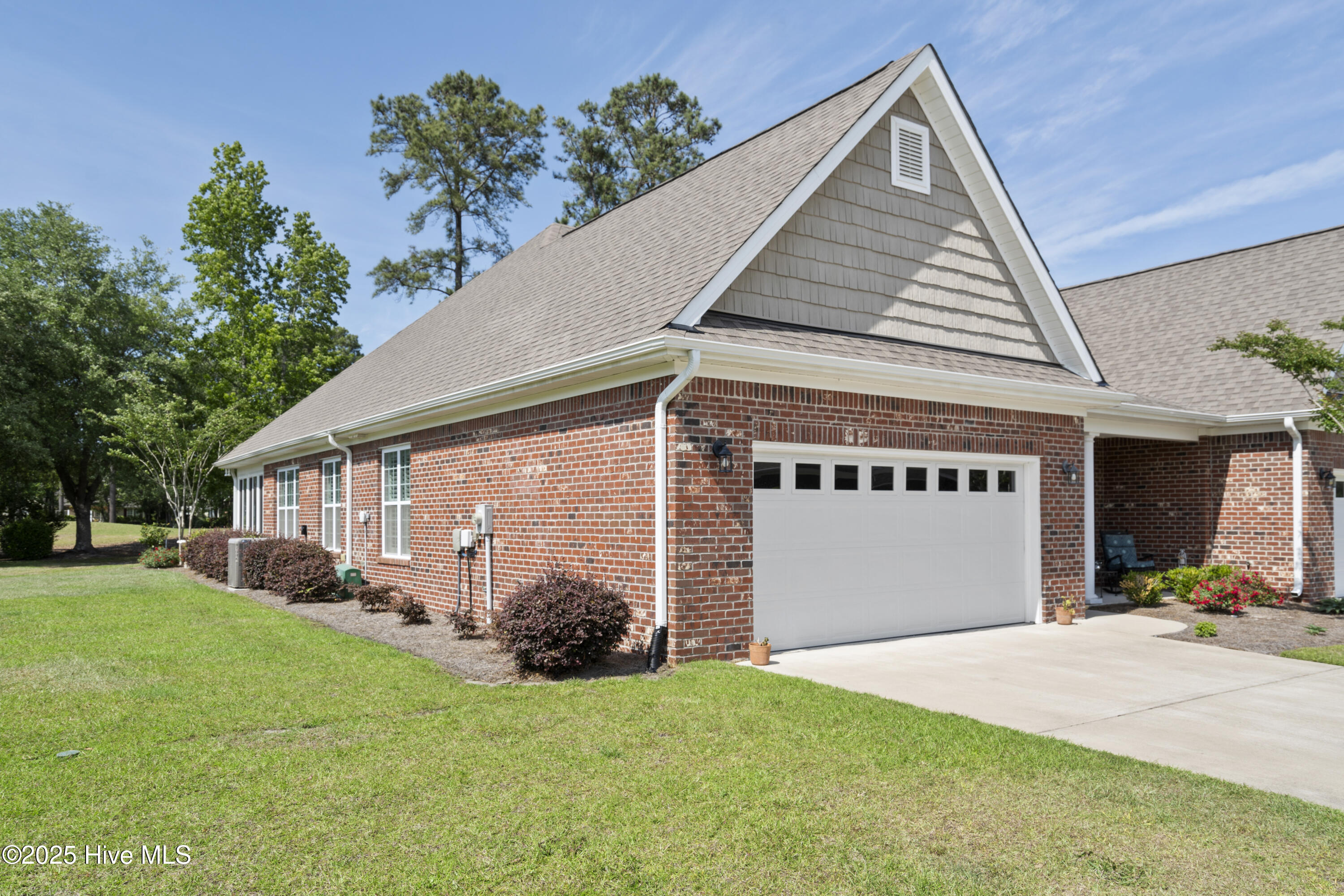 1271 Greensview Circle Property Photo 2