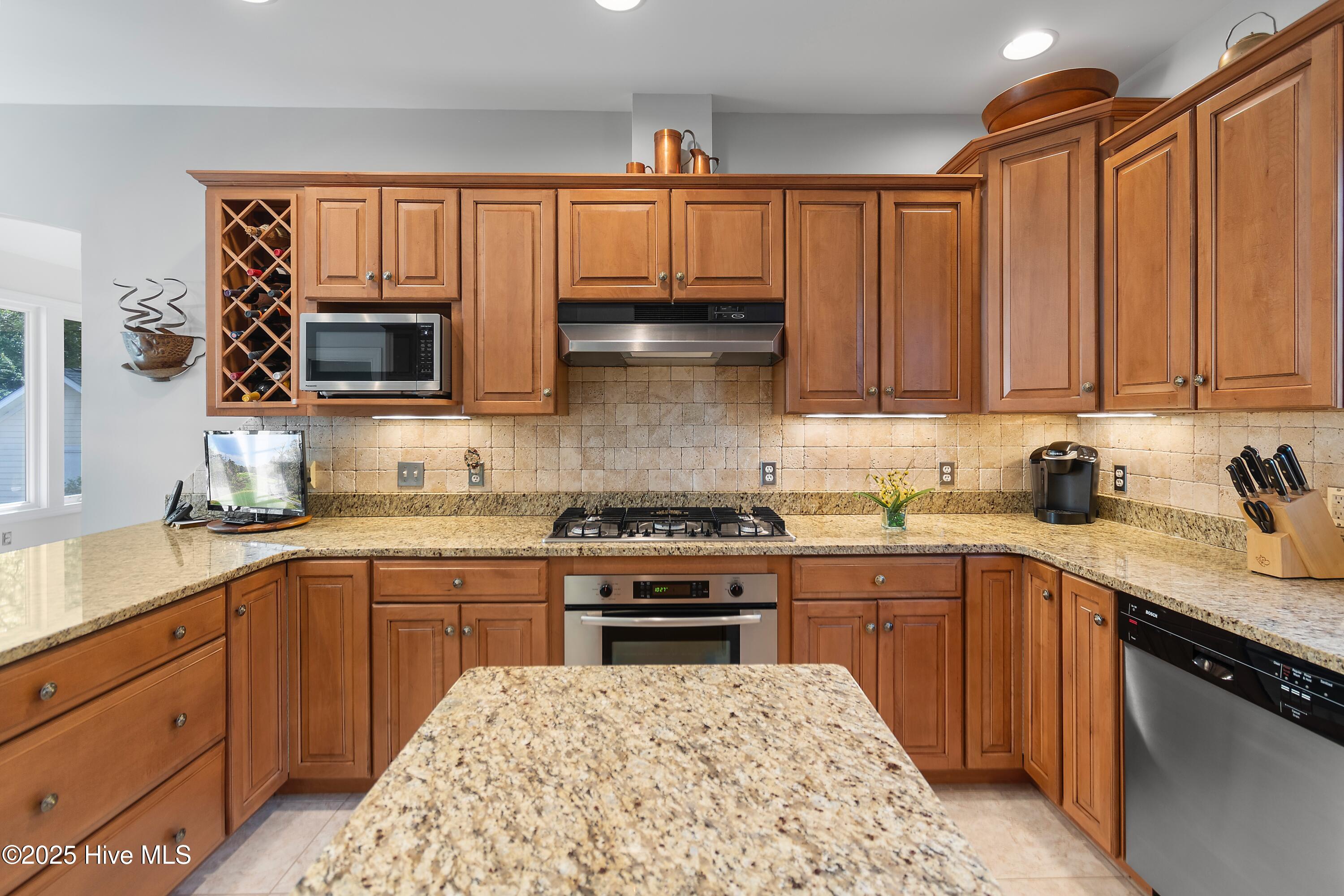3402 Greenleaf Court Property Photo 17