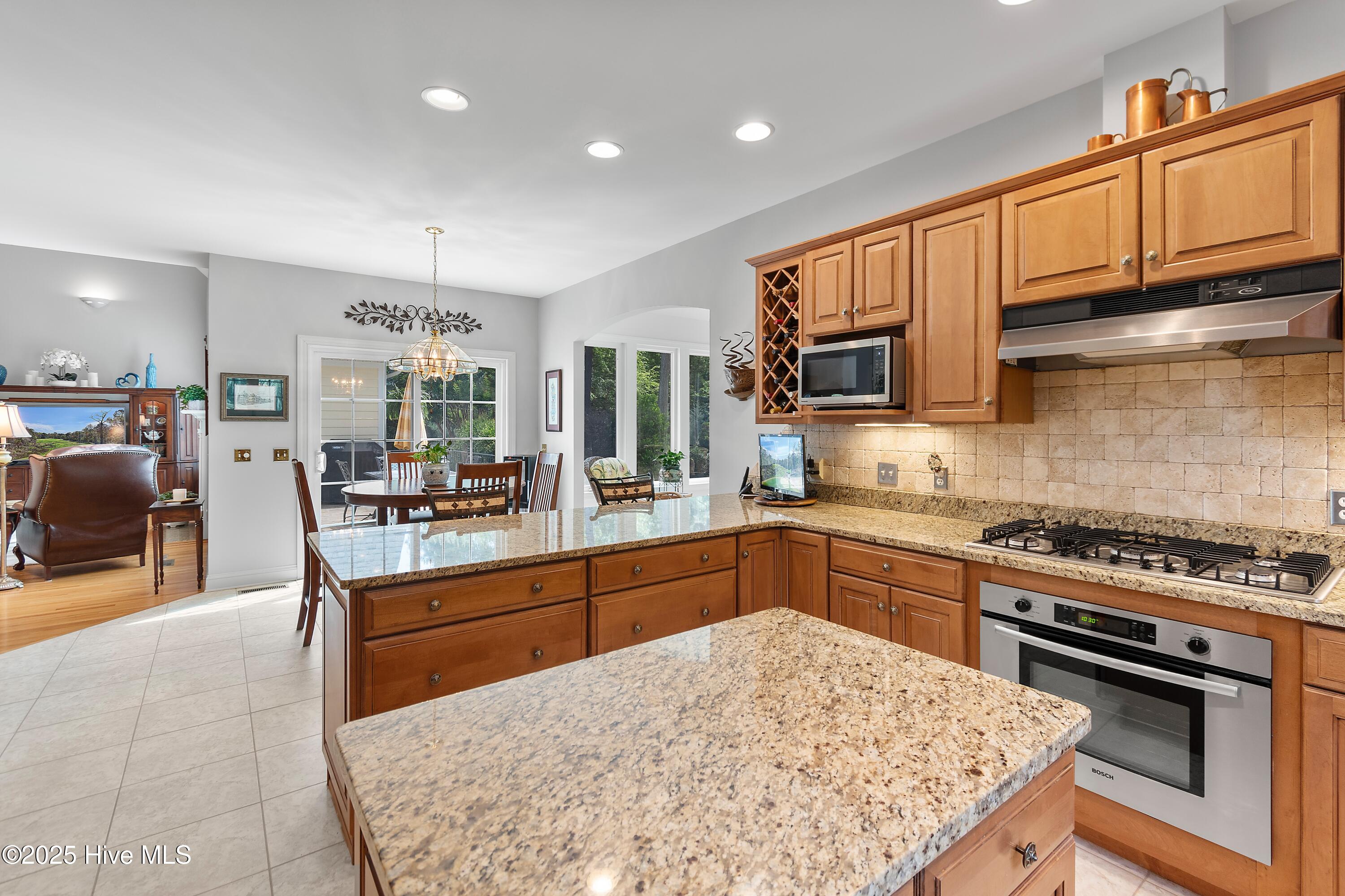 3402 Greenleaf Court Property Photo 19