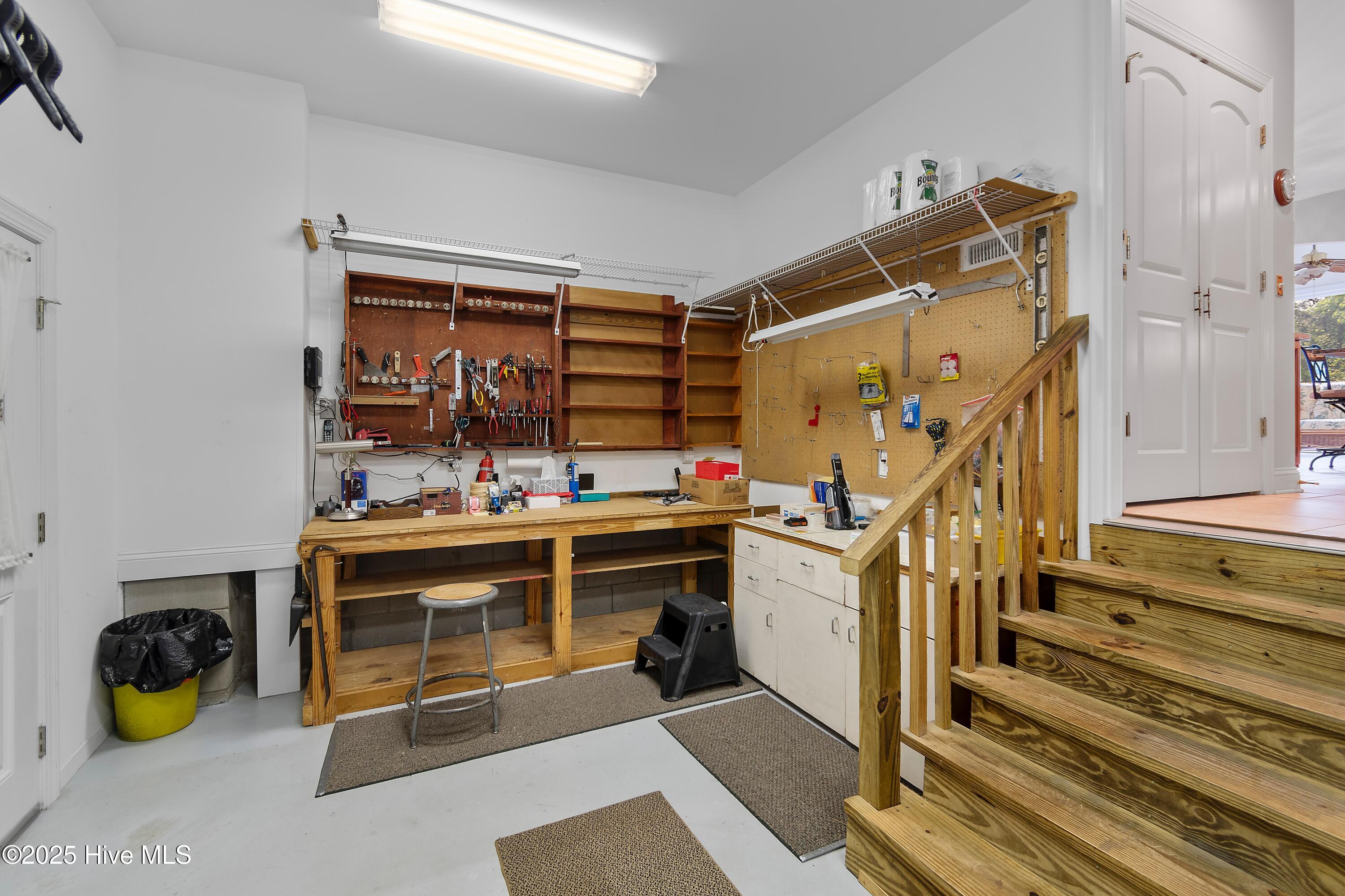 3402 Greenleaf Court Property Photo 44
