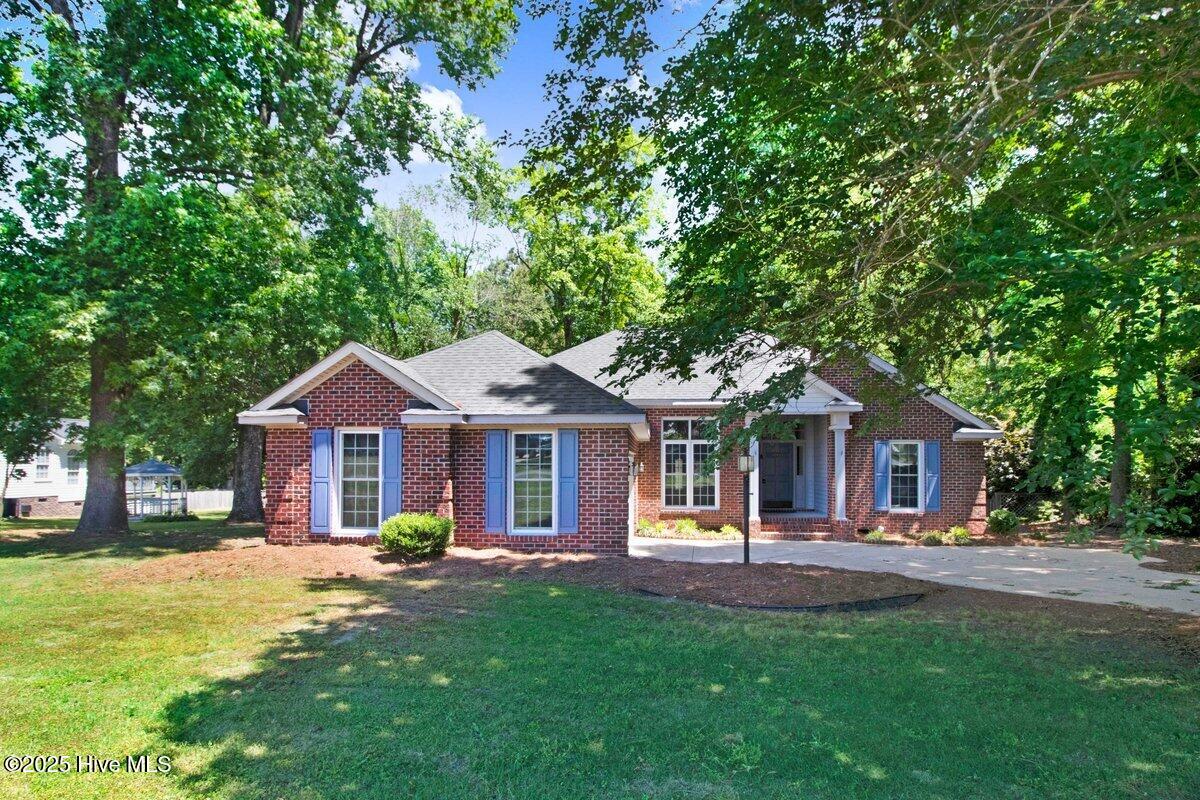 112 Farnsworth Drive Property Photo