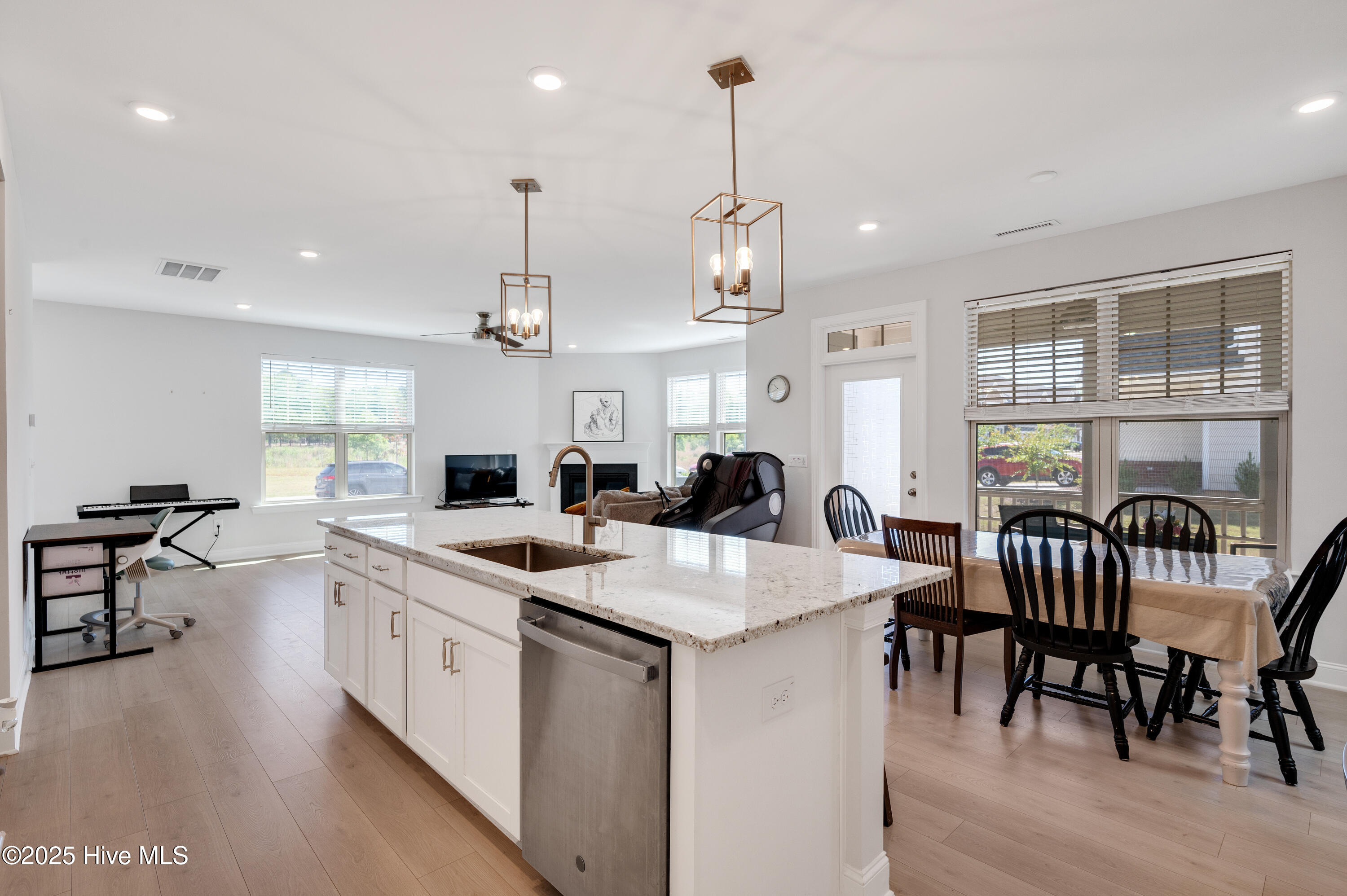 101 Rostova Way Property Photo 13
