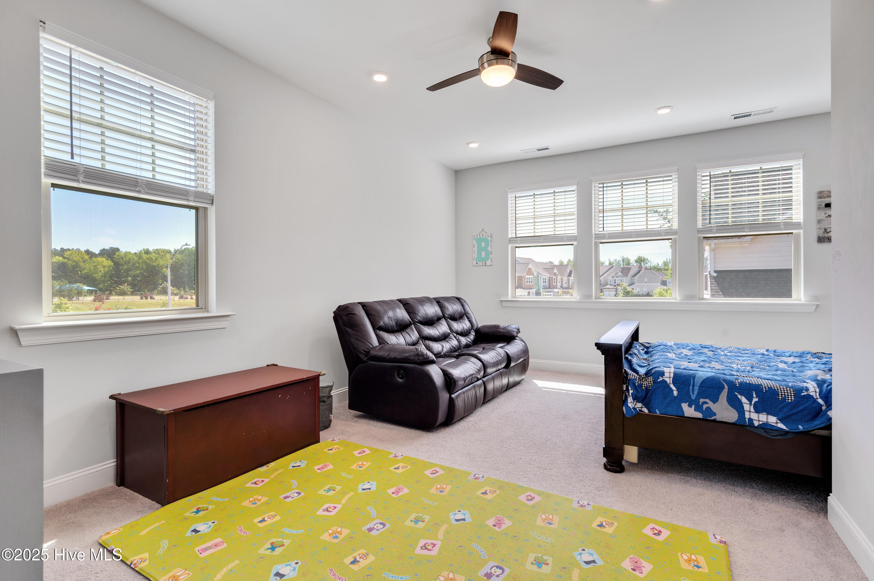 101 Rostova Way Property Photo 26