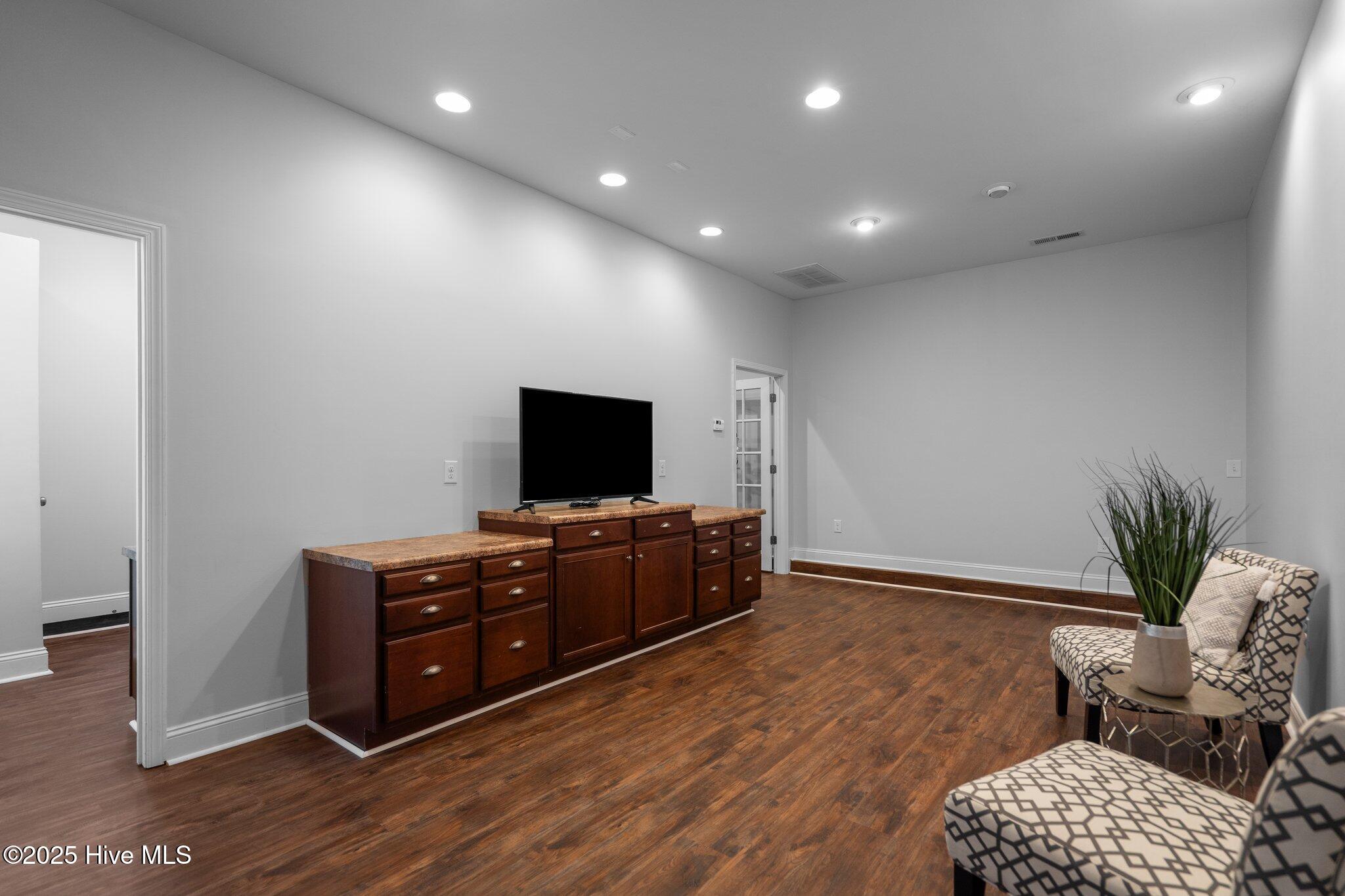 3800 Willowick Park Drive Property Photo 26