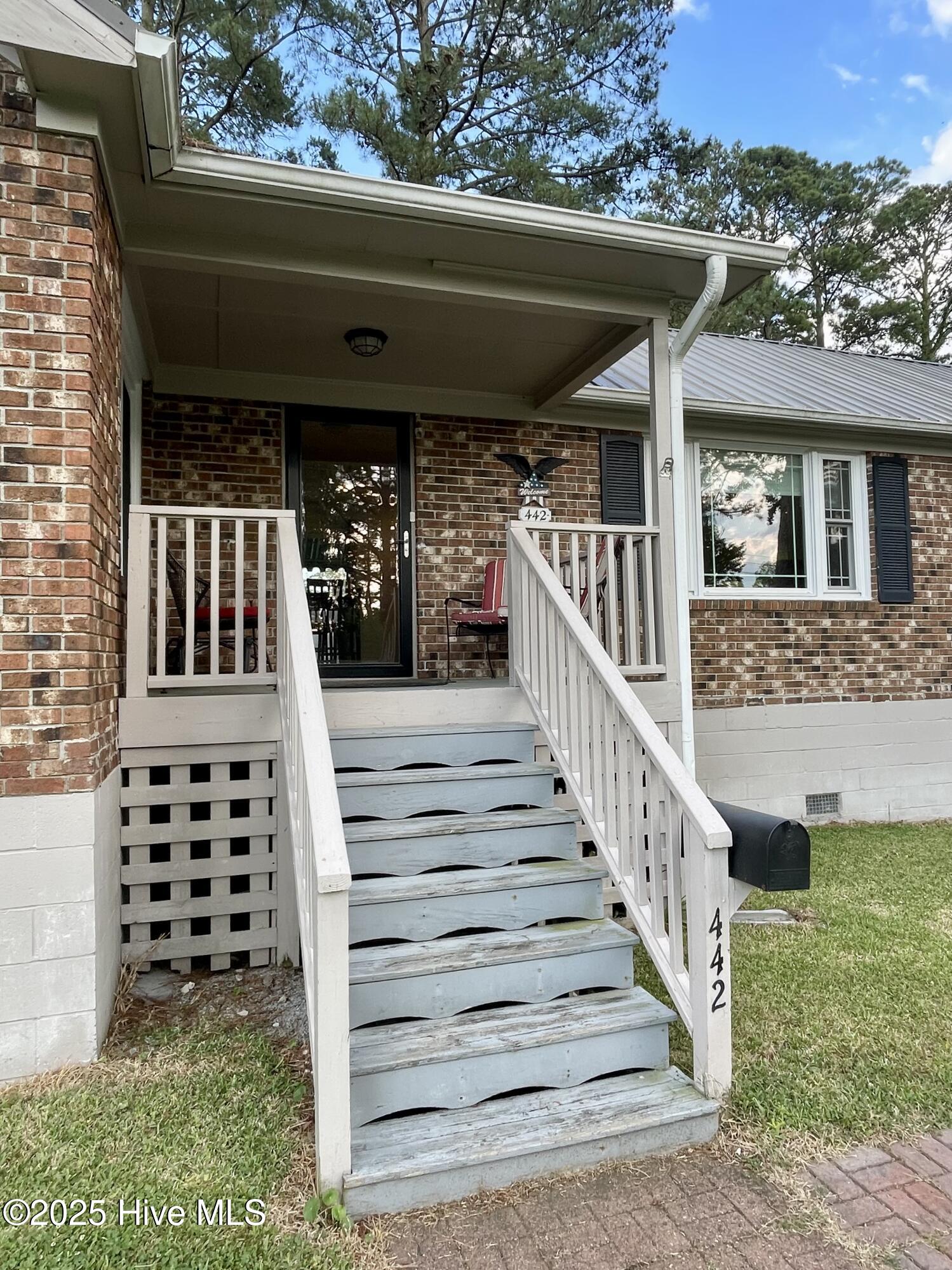 442 Lamont Street Property Photo 3
