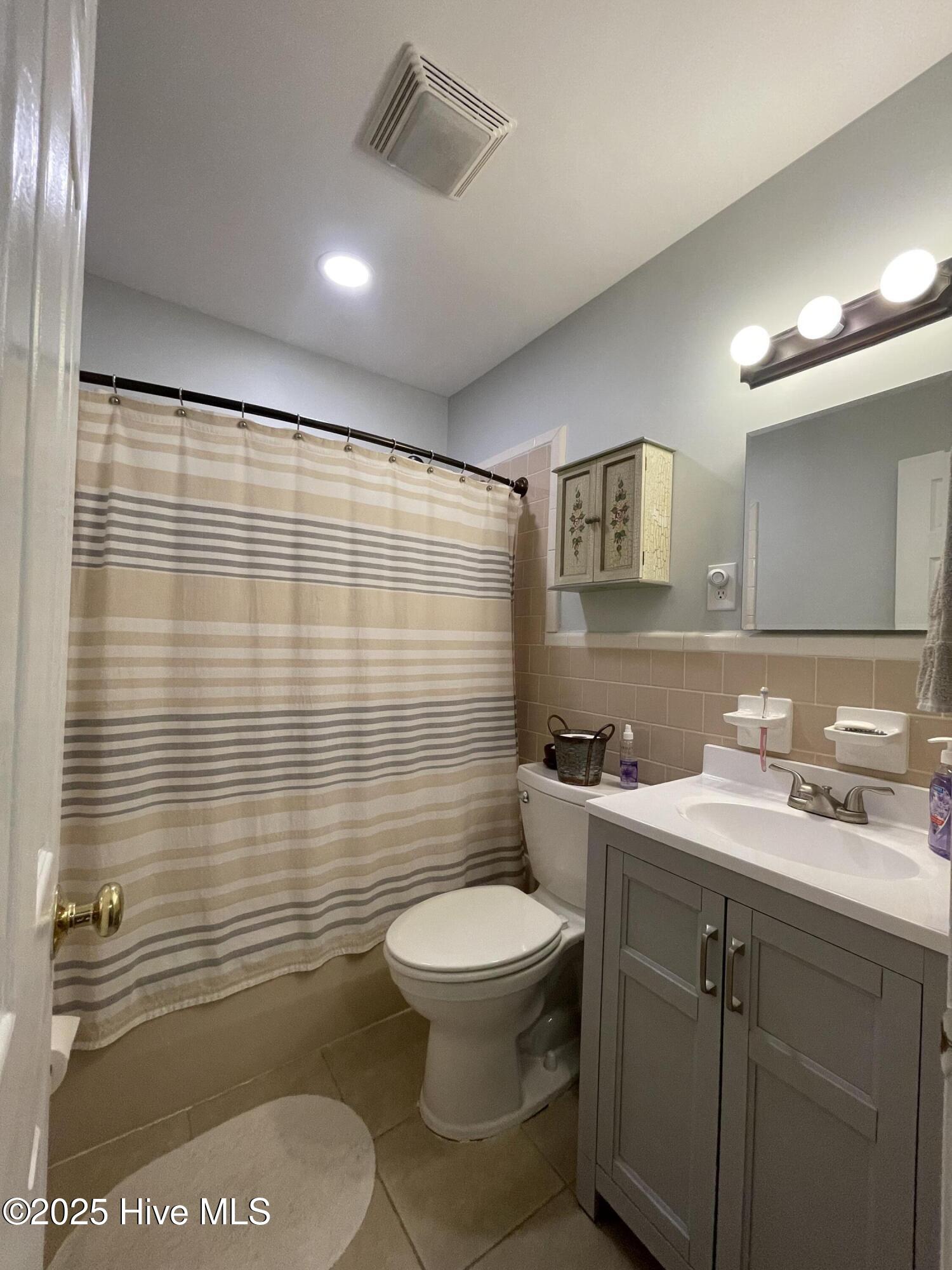 442 Lamont Street Property Photo 13