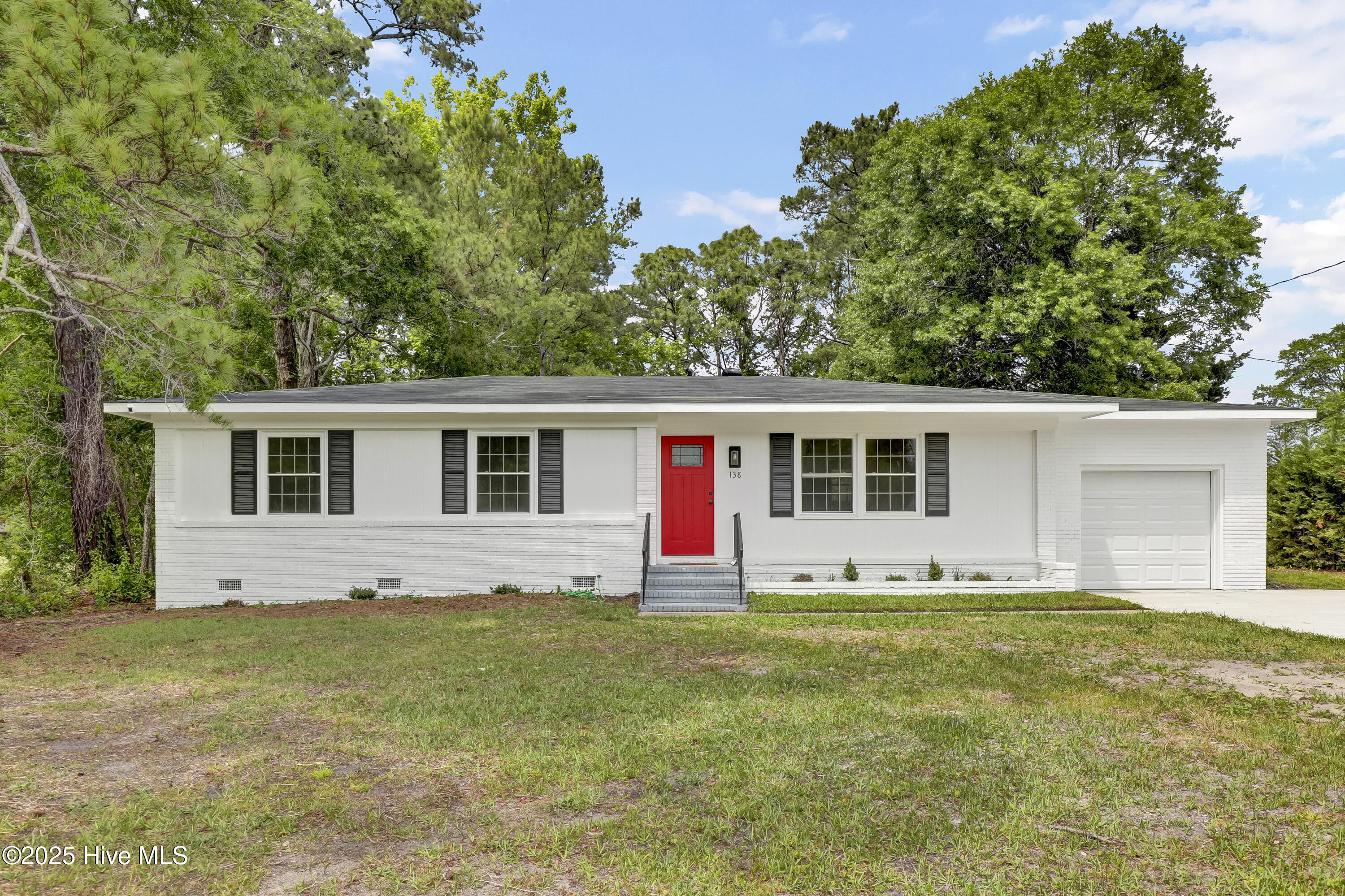 138 Navaho Trail Property Photo 2