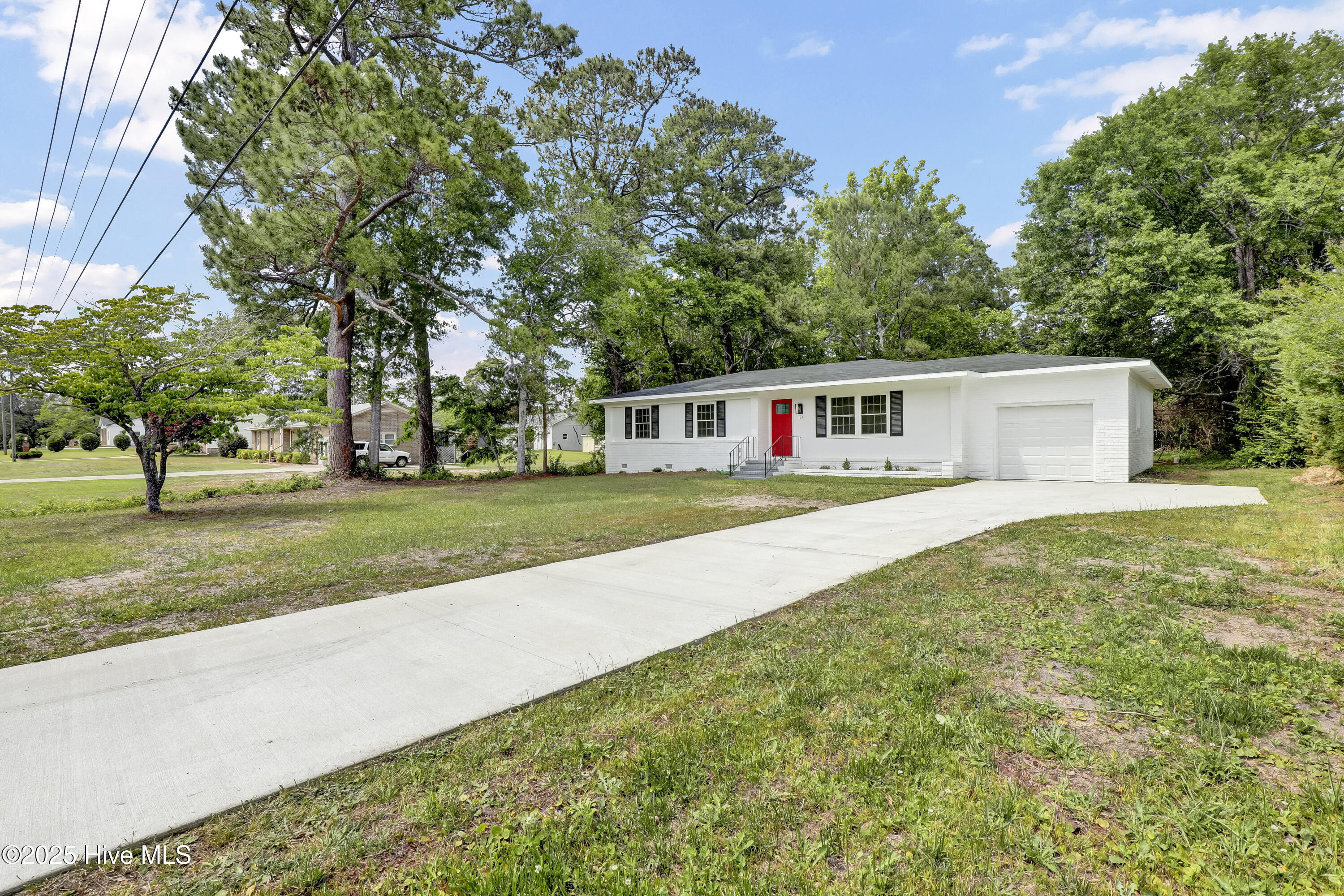 138 Navaho Trail Property Photo 3