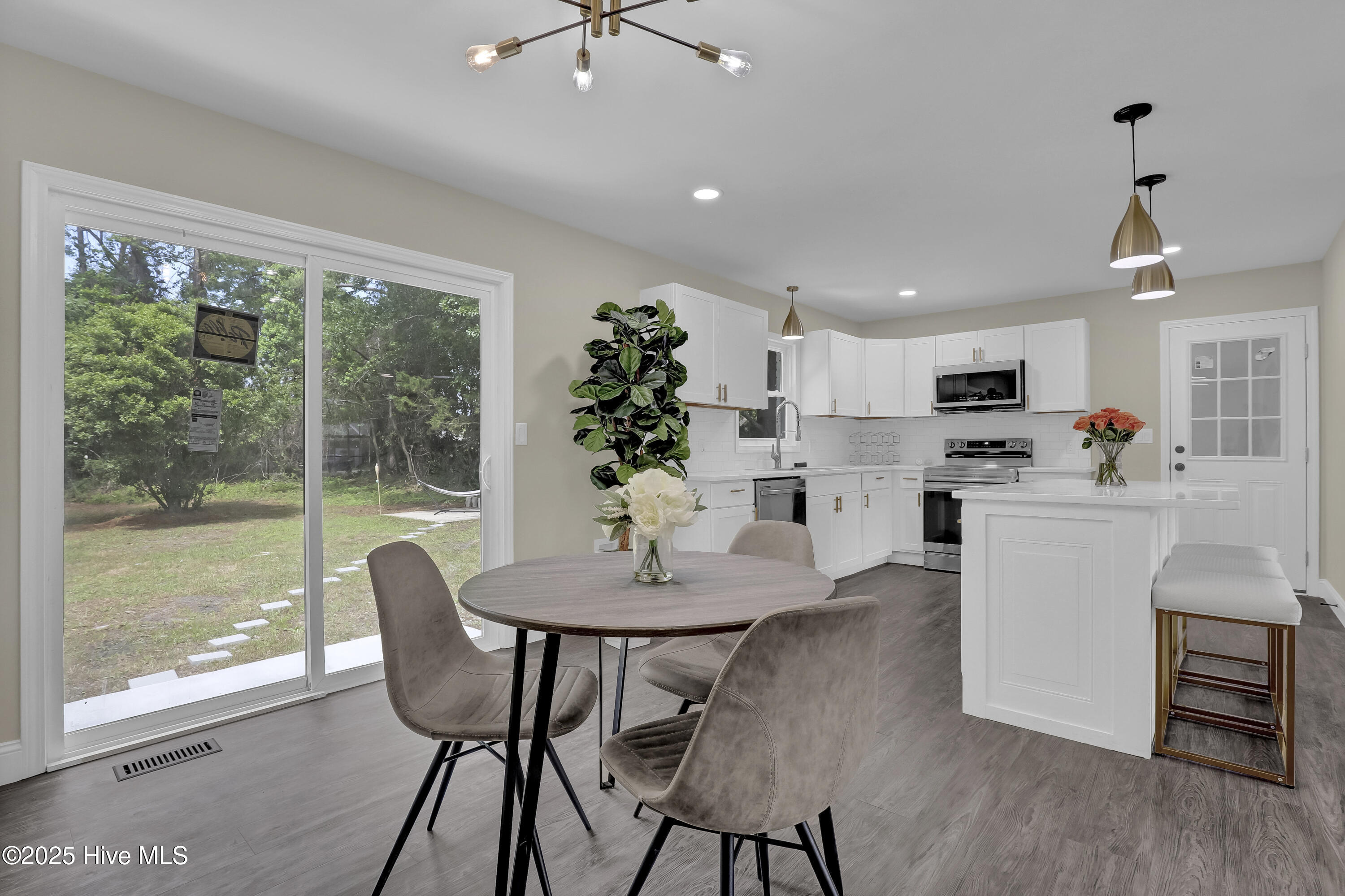 138 Navaho Trail Property Photo 14