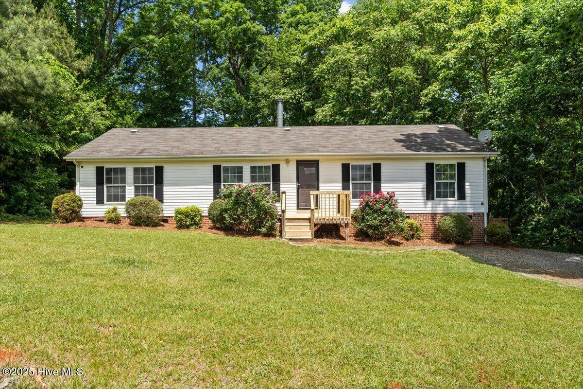 1004 Candlewood Circle Property Photo 2