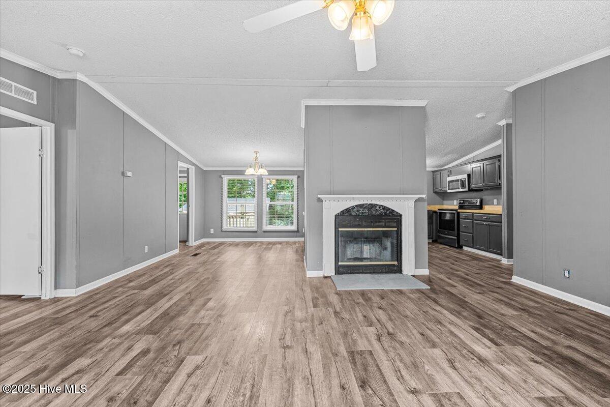 1004 Candlewood Circle Property Photo 4
