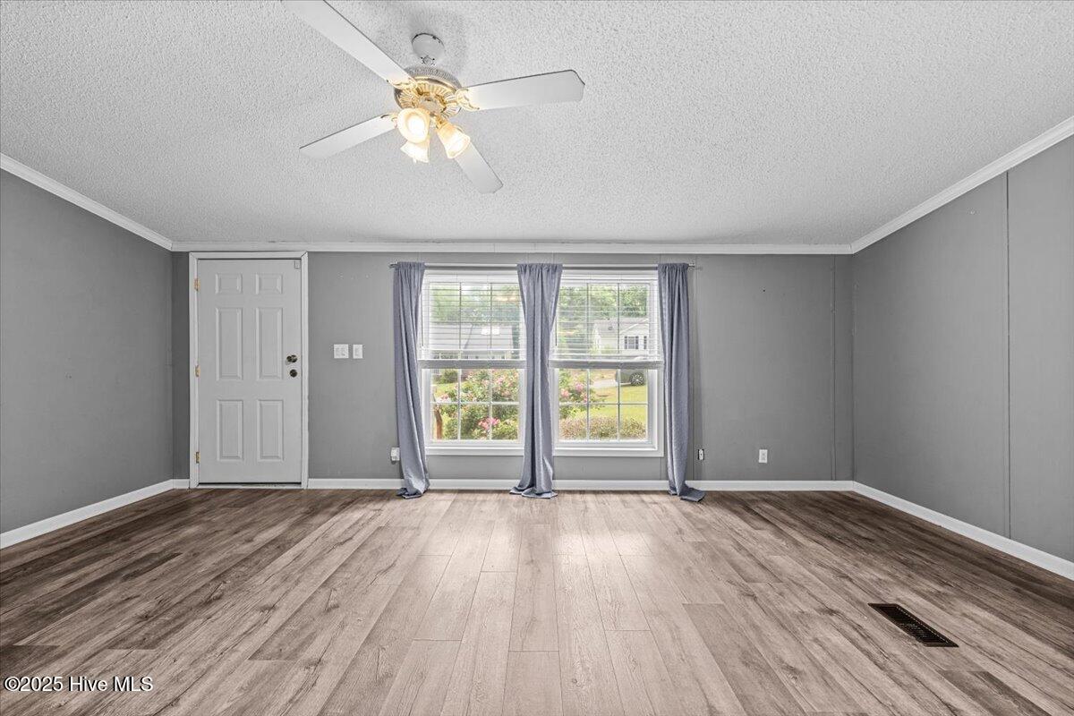 1004 Candlewood Circle Property Photo 5