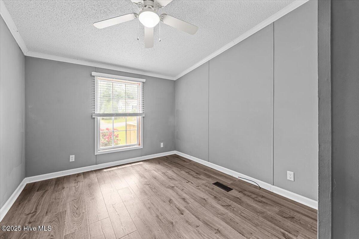 1004 Candlewood Circle Property Photo 28