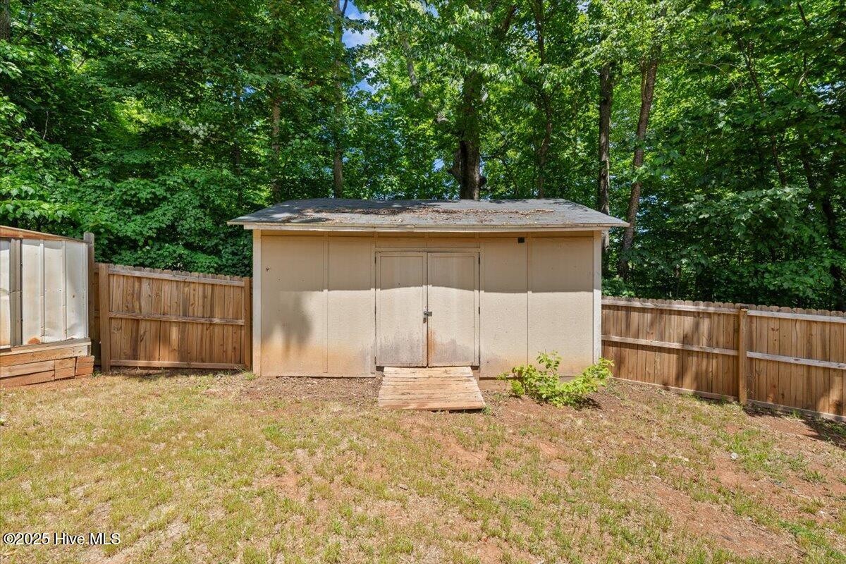 1004 Candlewood Circle Property Photo 32