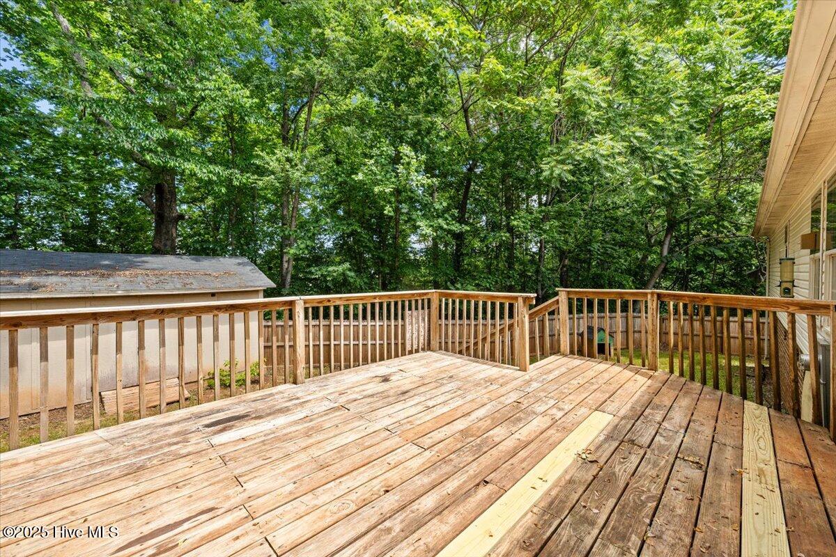 1004 Candlewood Circle Property Photo 33
