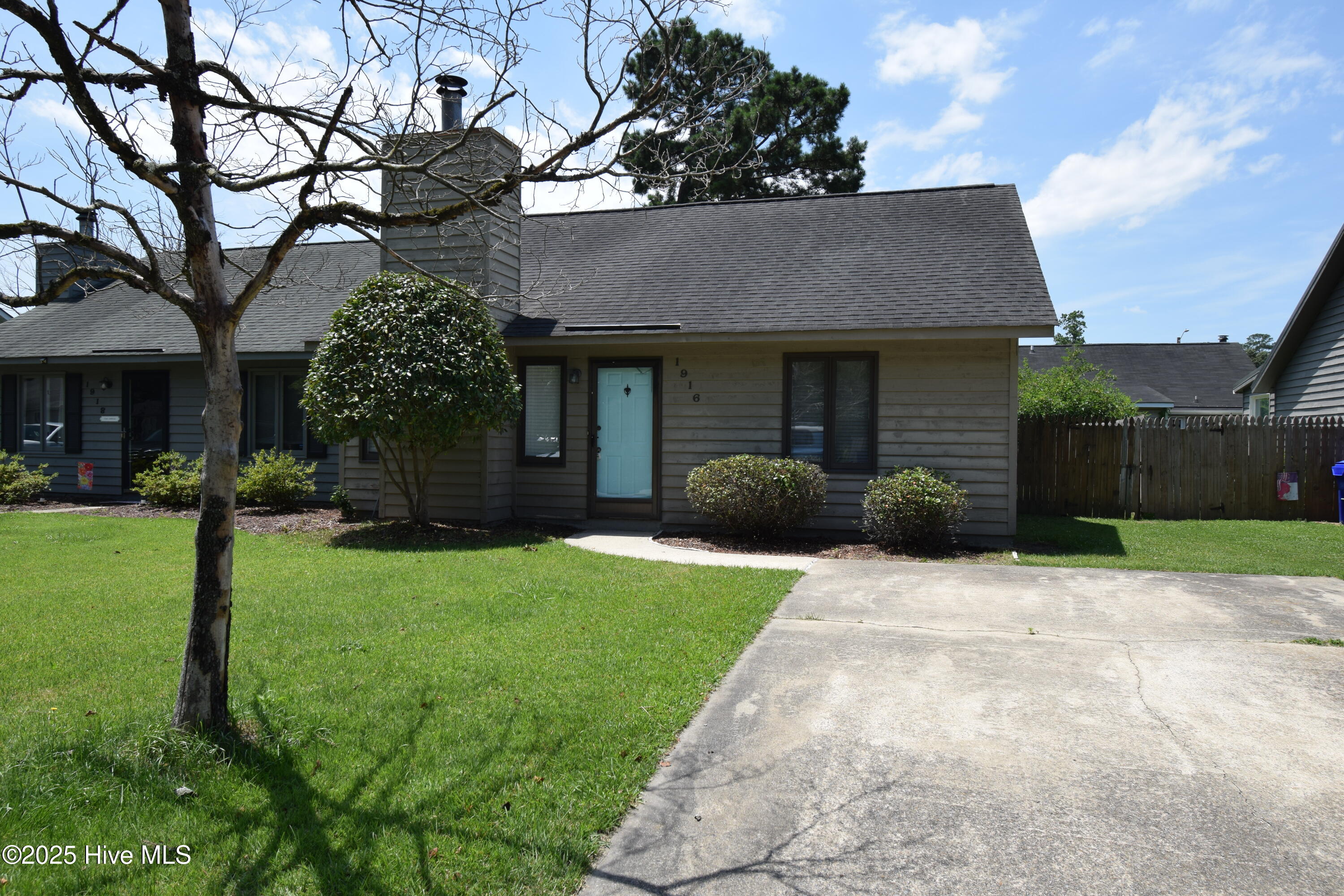 1916 White Hollow Drive Property Photo 1