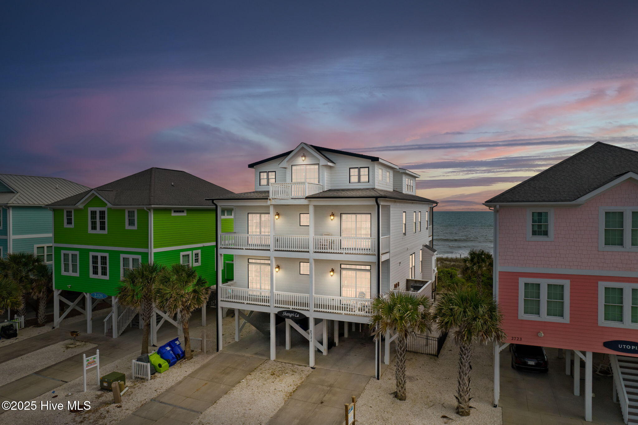 2721 W Beach Drive Property Photo 3