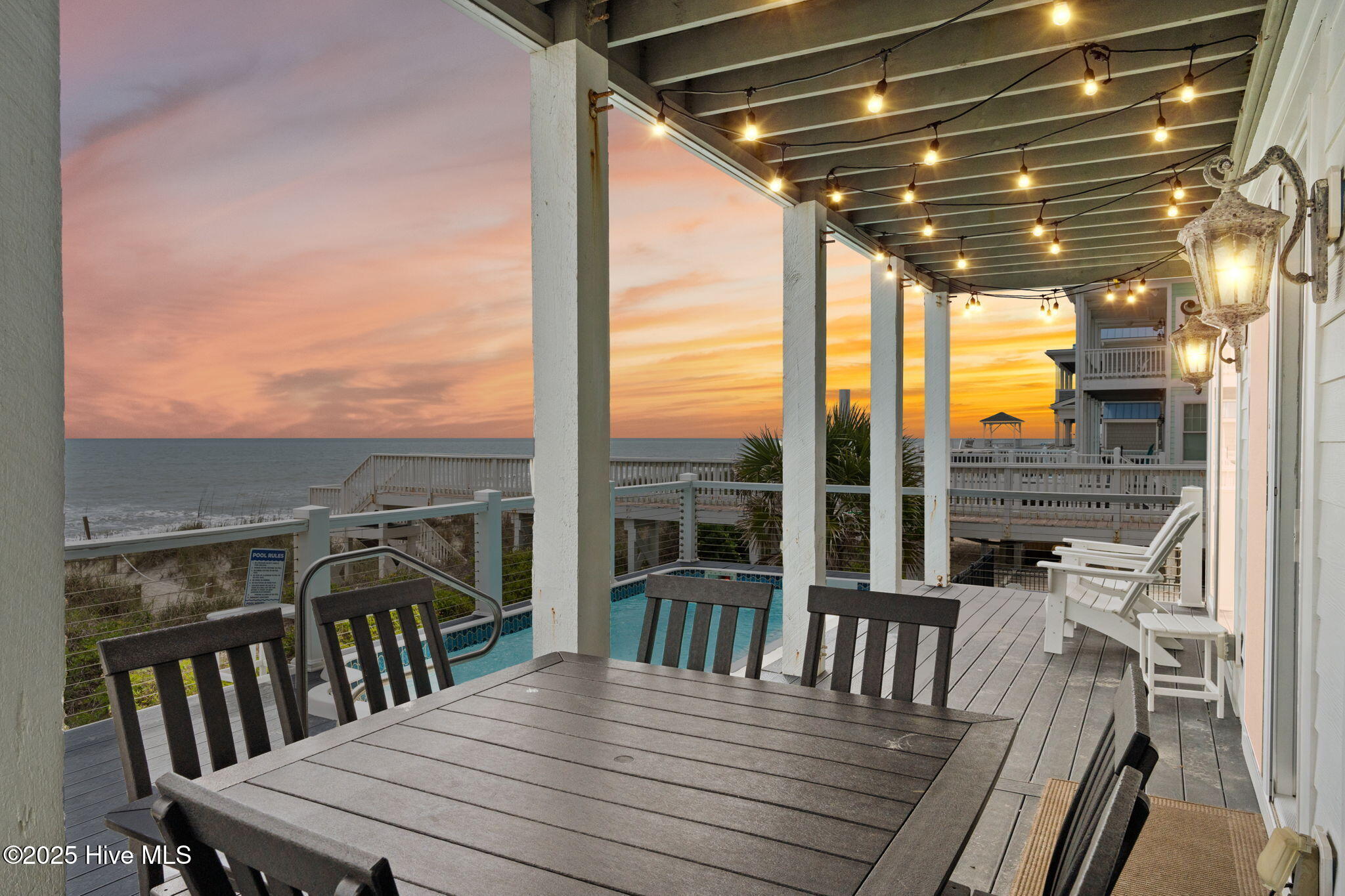 2721 W Beach Drive Property Photo 4