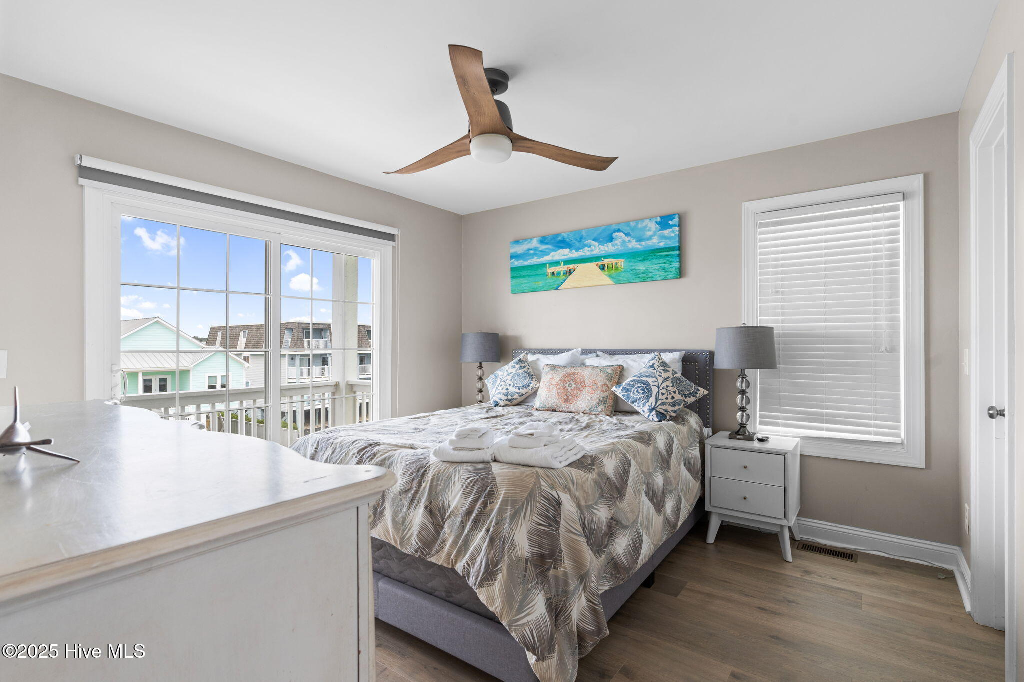 2721 W Beach Drive Property Photo 40