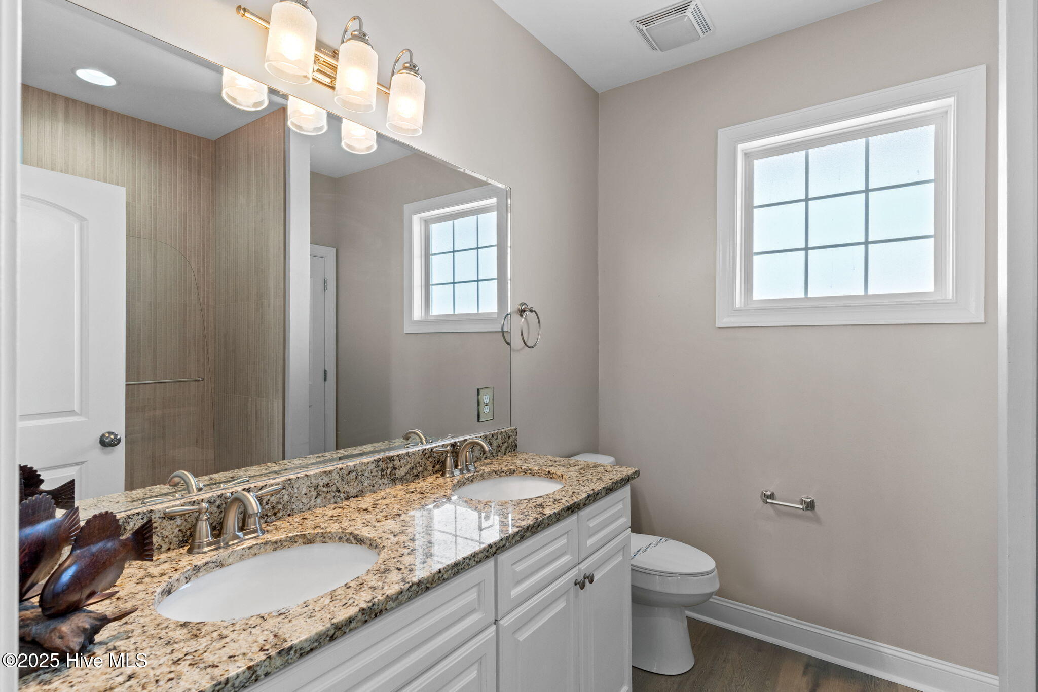 2721 W Beach Drive Property Photo 73