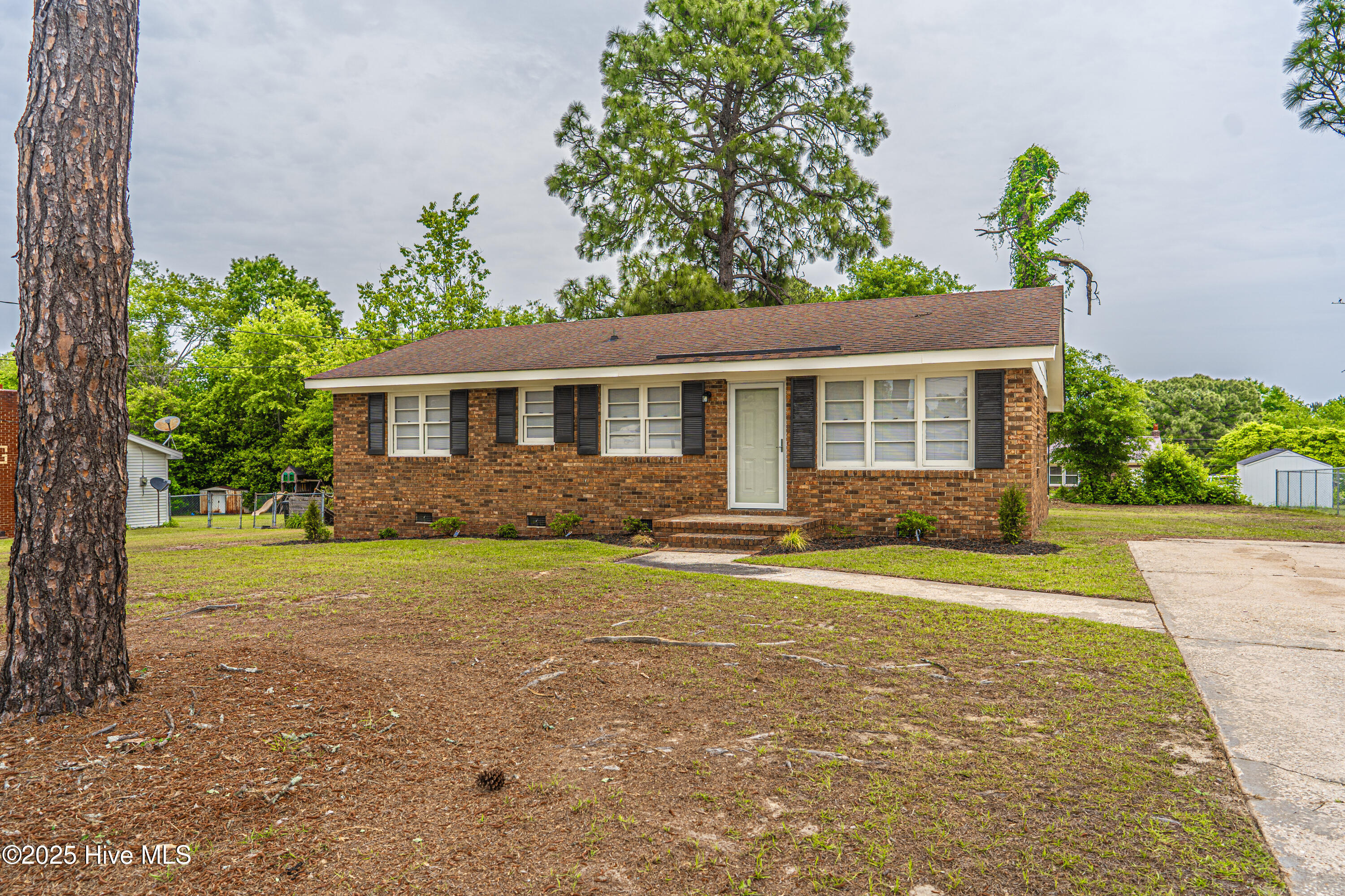 137 Pinecrest Trail Property Photo