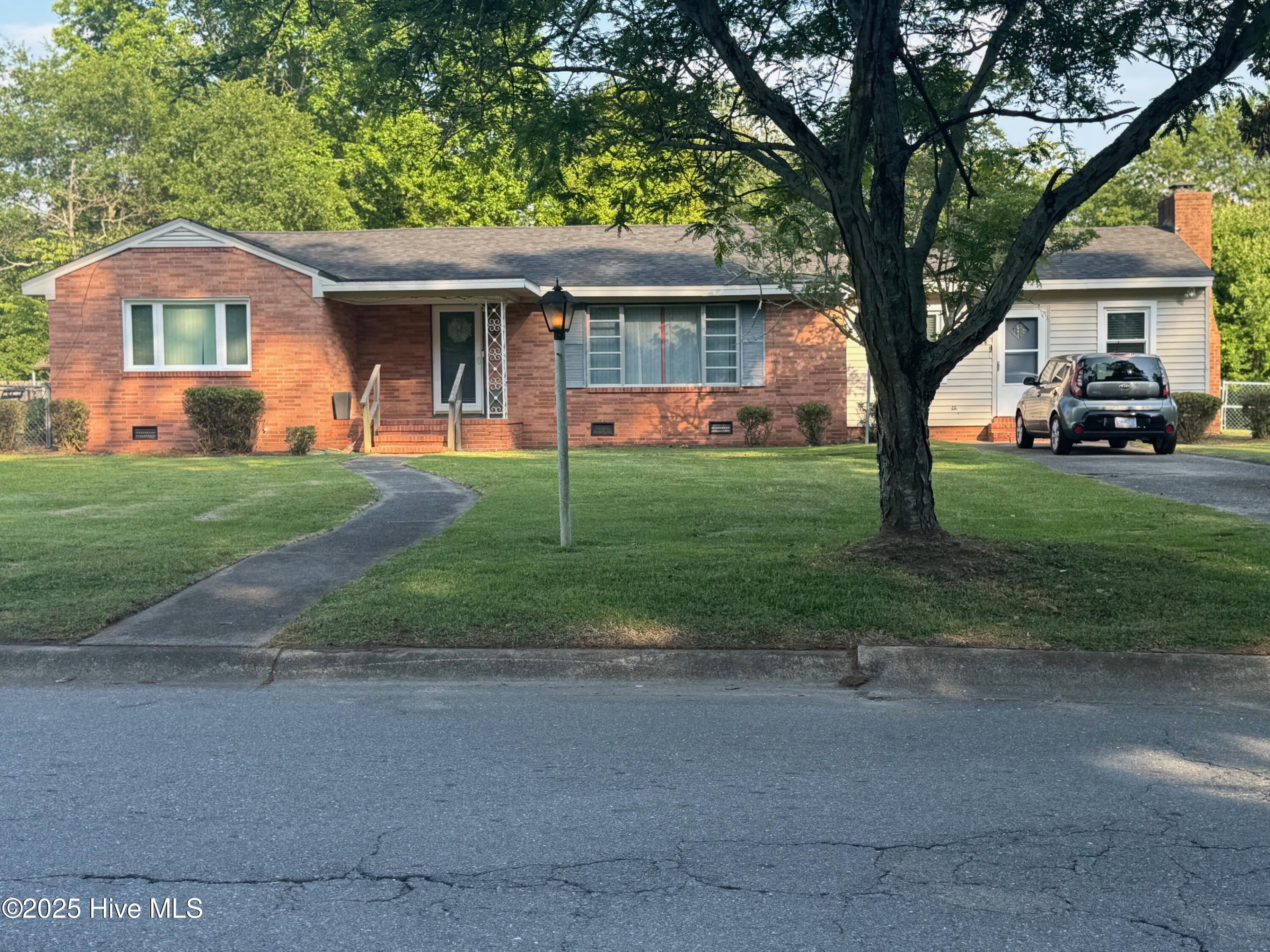 212 S Spence Avenue Property Photo