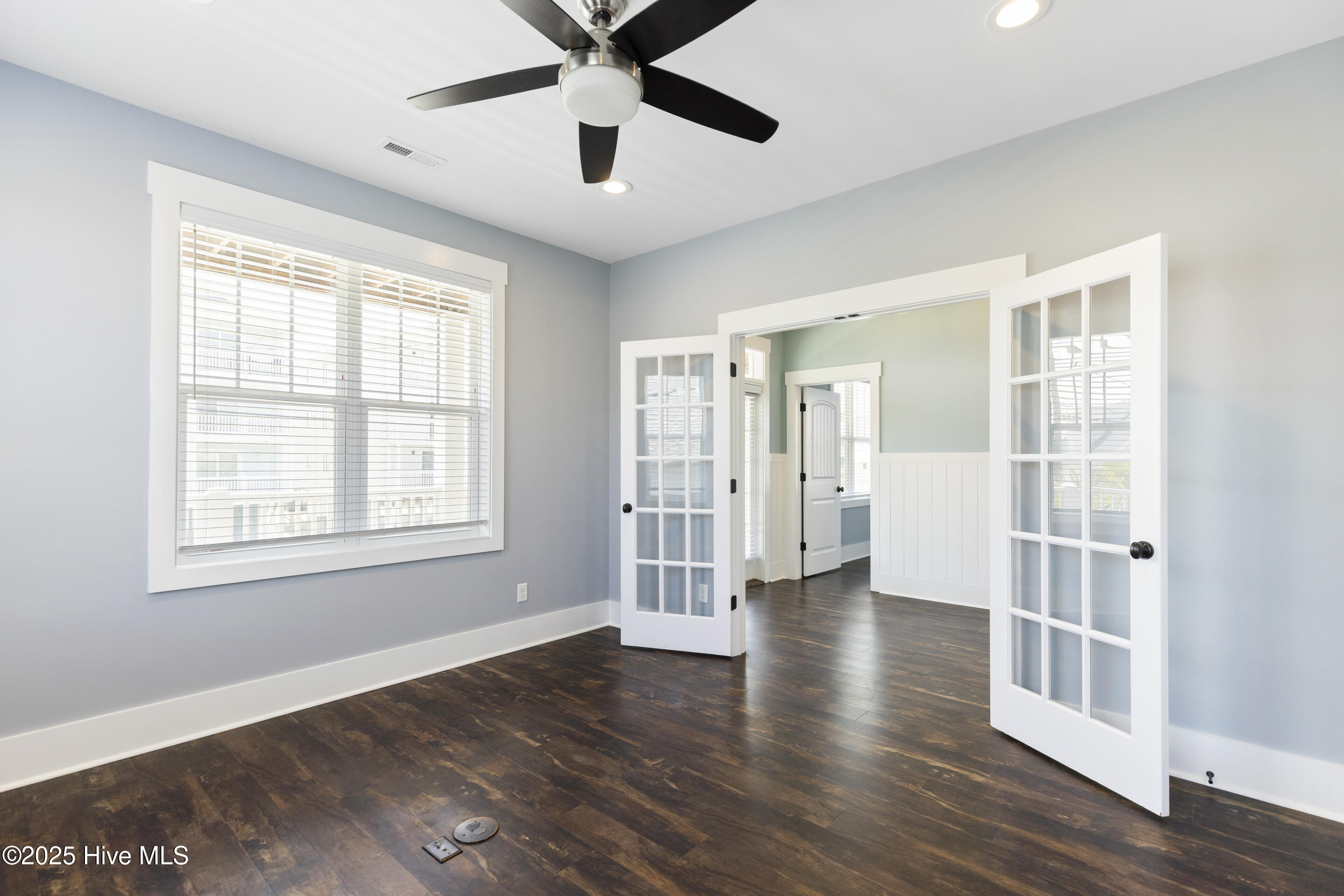 711 Carolina Beach Avenue Property Photo 7