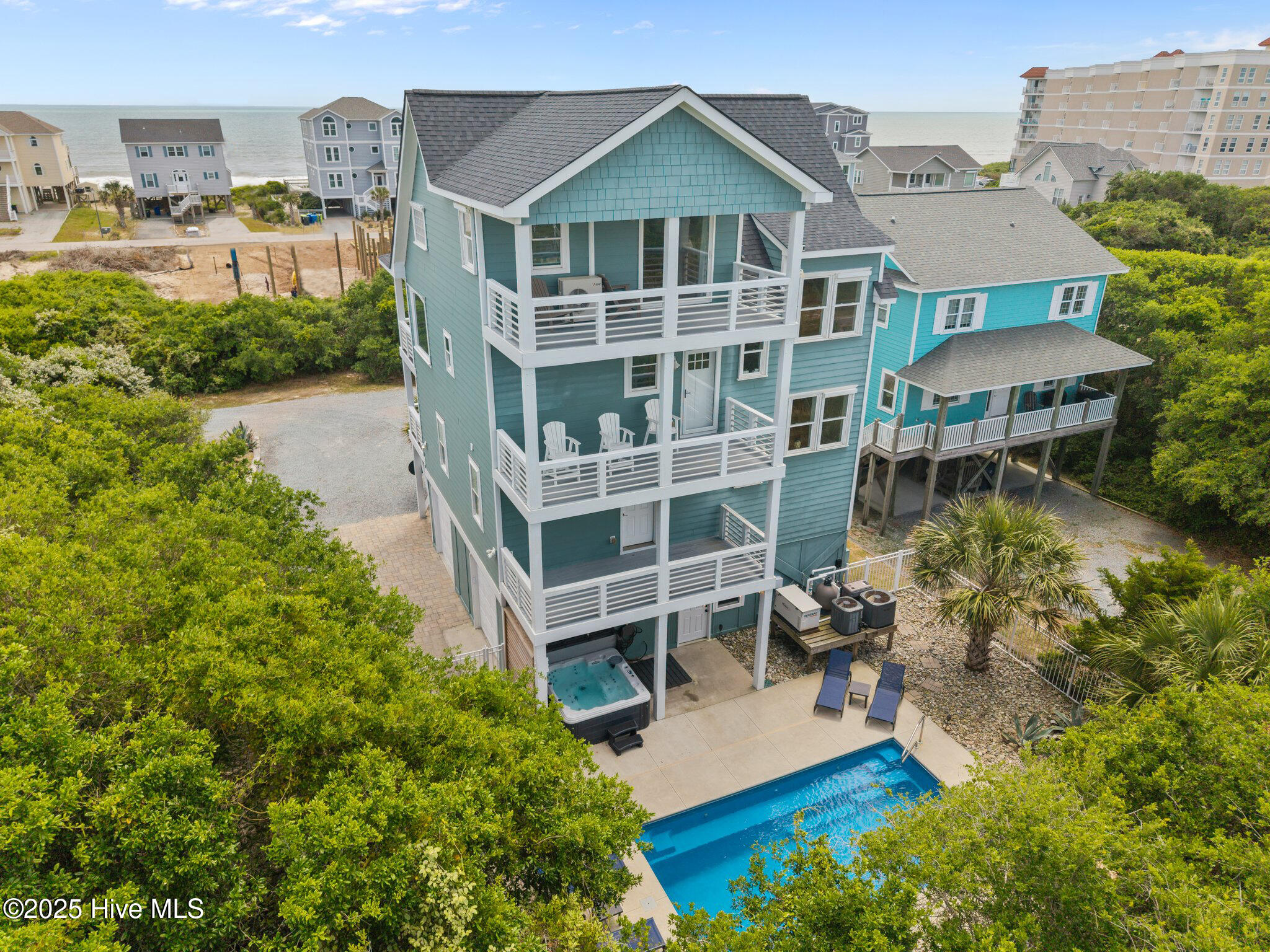 6 Bottlenose Boulevard Property Photo 3