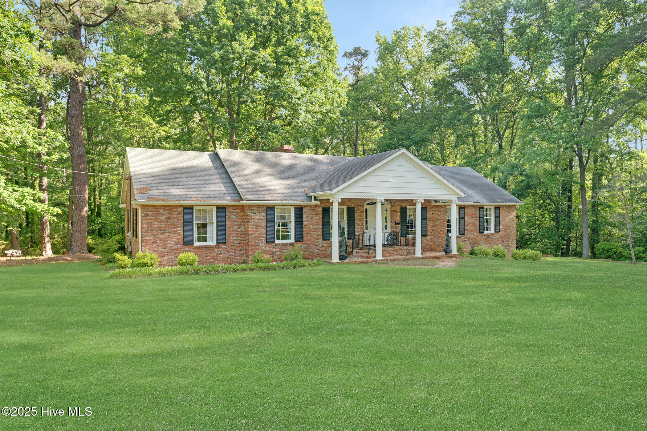 723 Stanley Avenue Property Photo