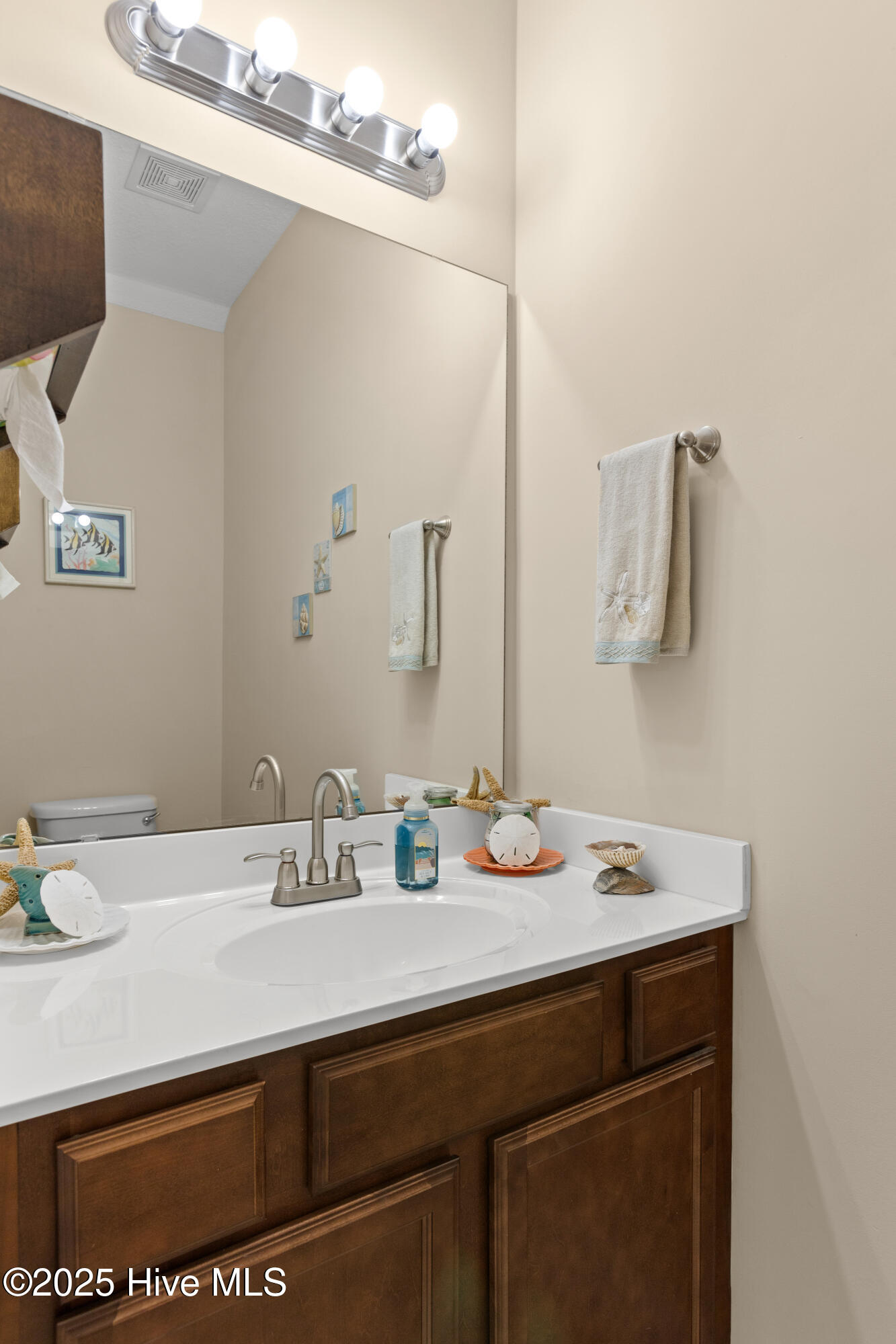 324 Catamaran Road Property Photo 13