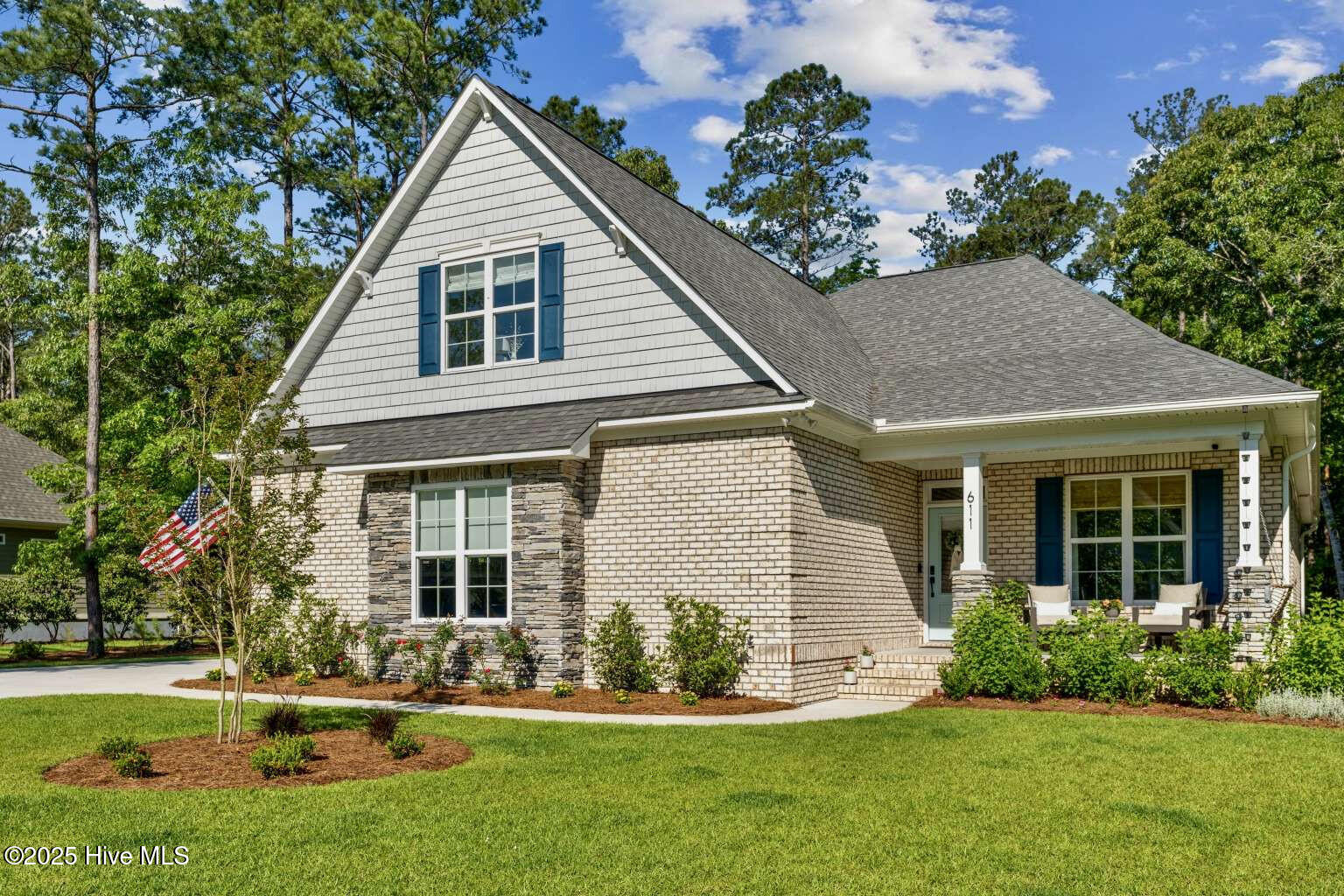 611 Grovewood Lane Property Photo