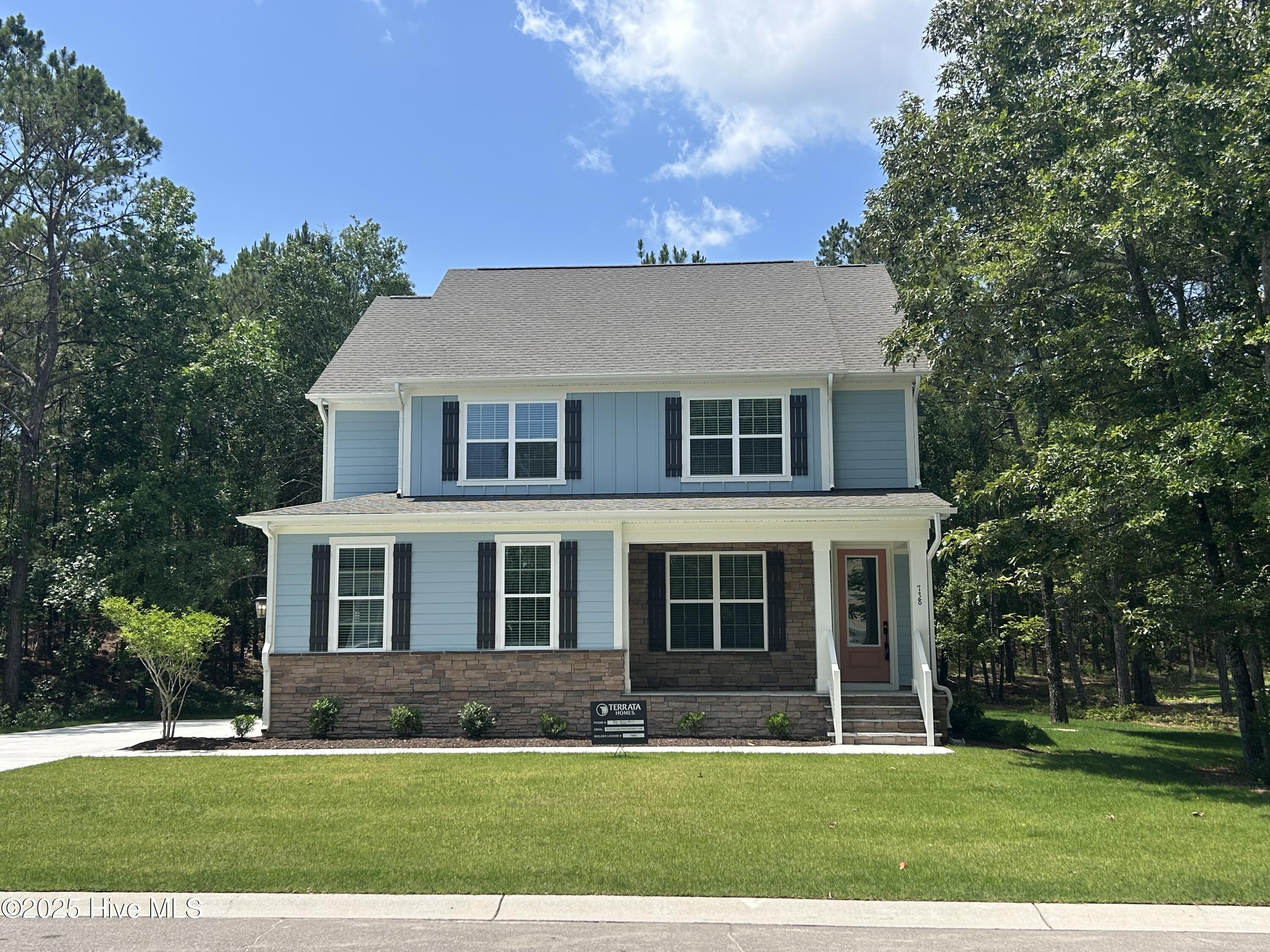 738 Hollybriar Loop Road Property Photo 1