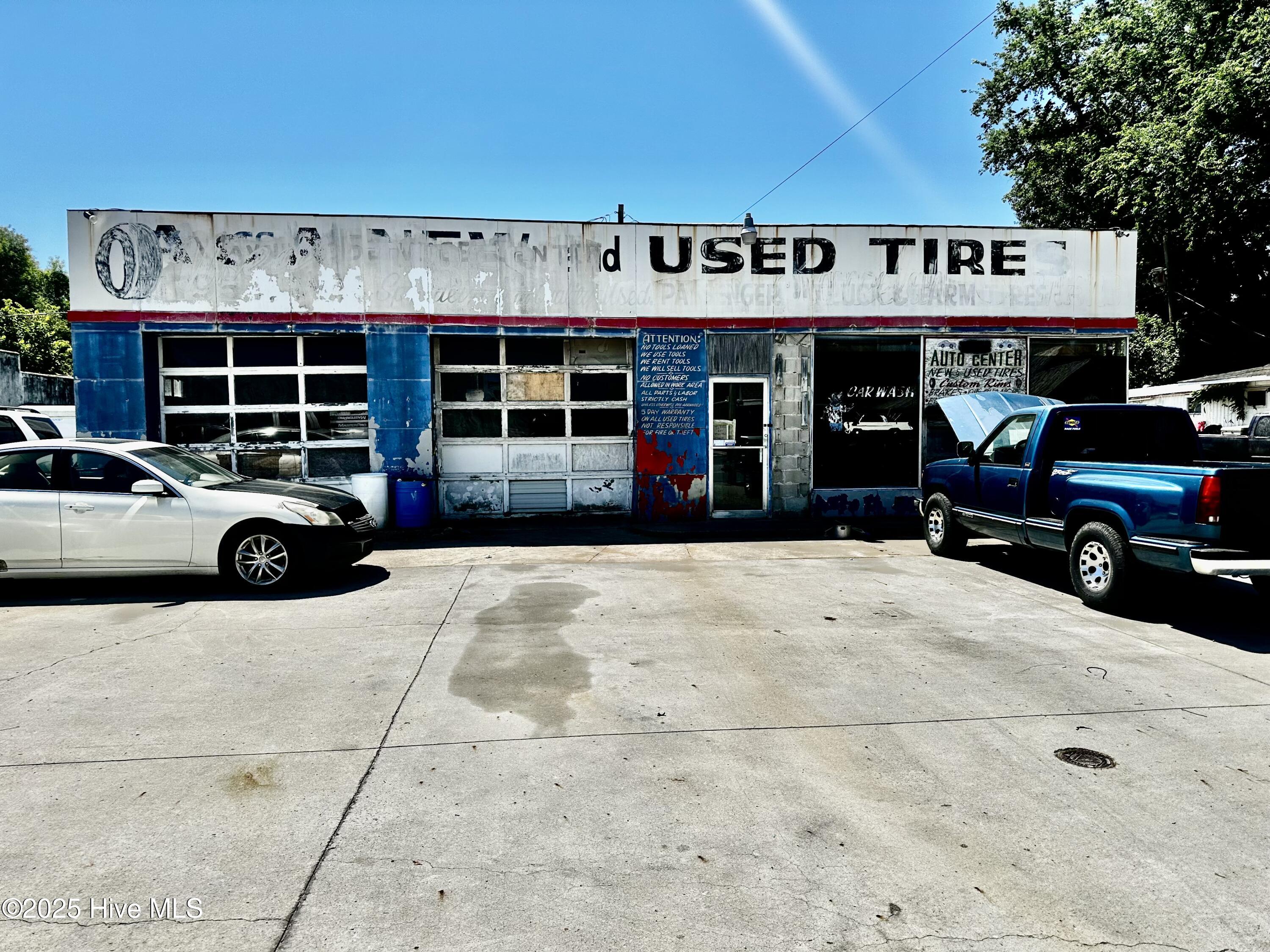 105 E Academy Street Property Photo