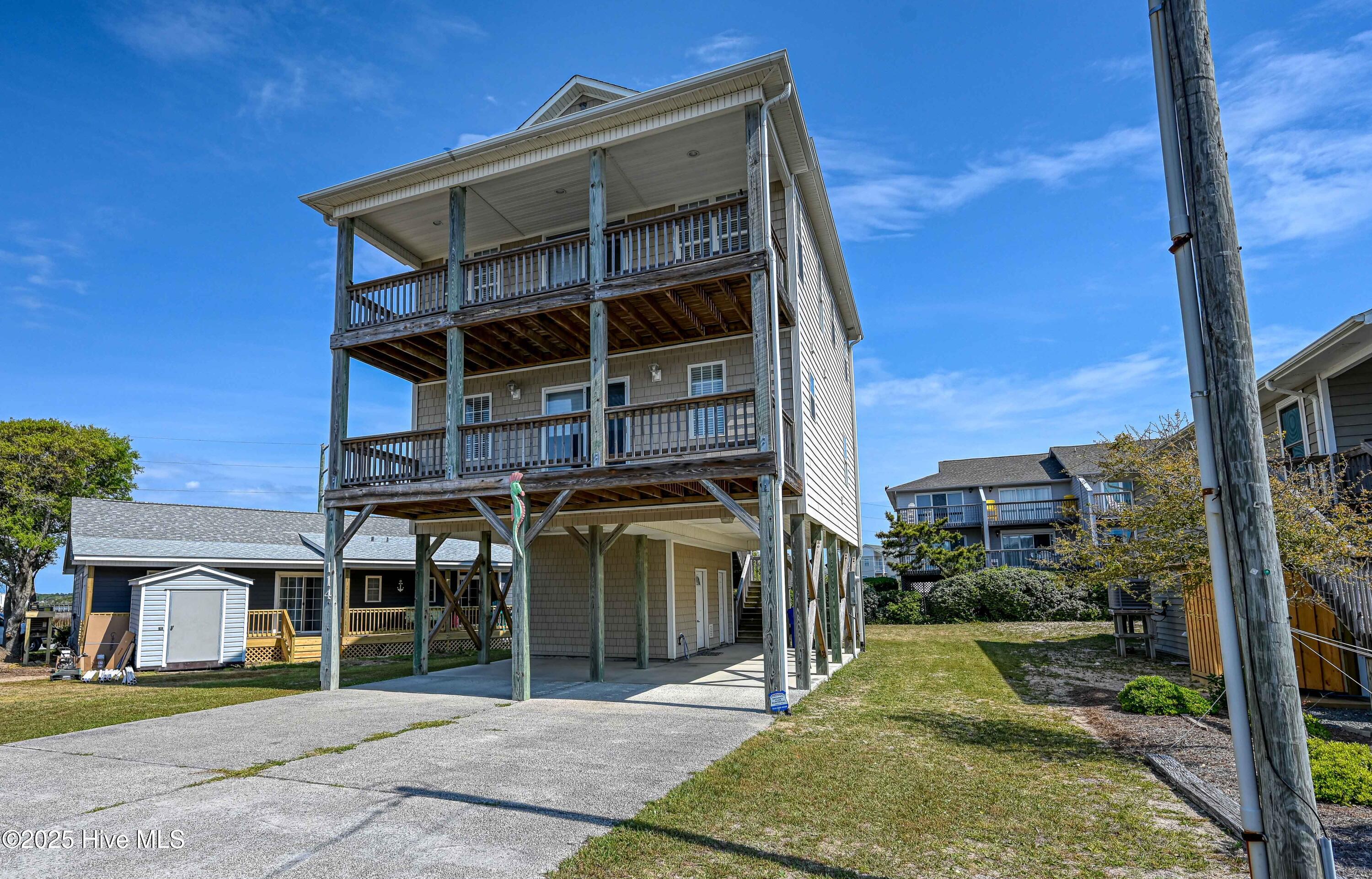 114 Seahorse Avenue Property Photo