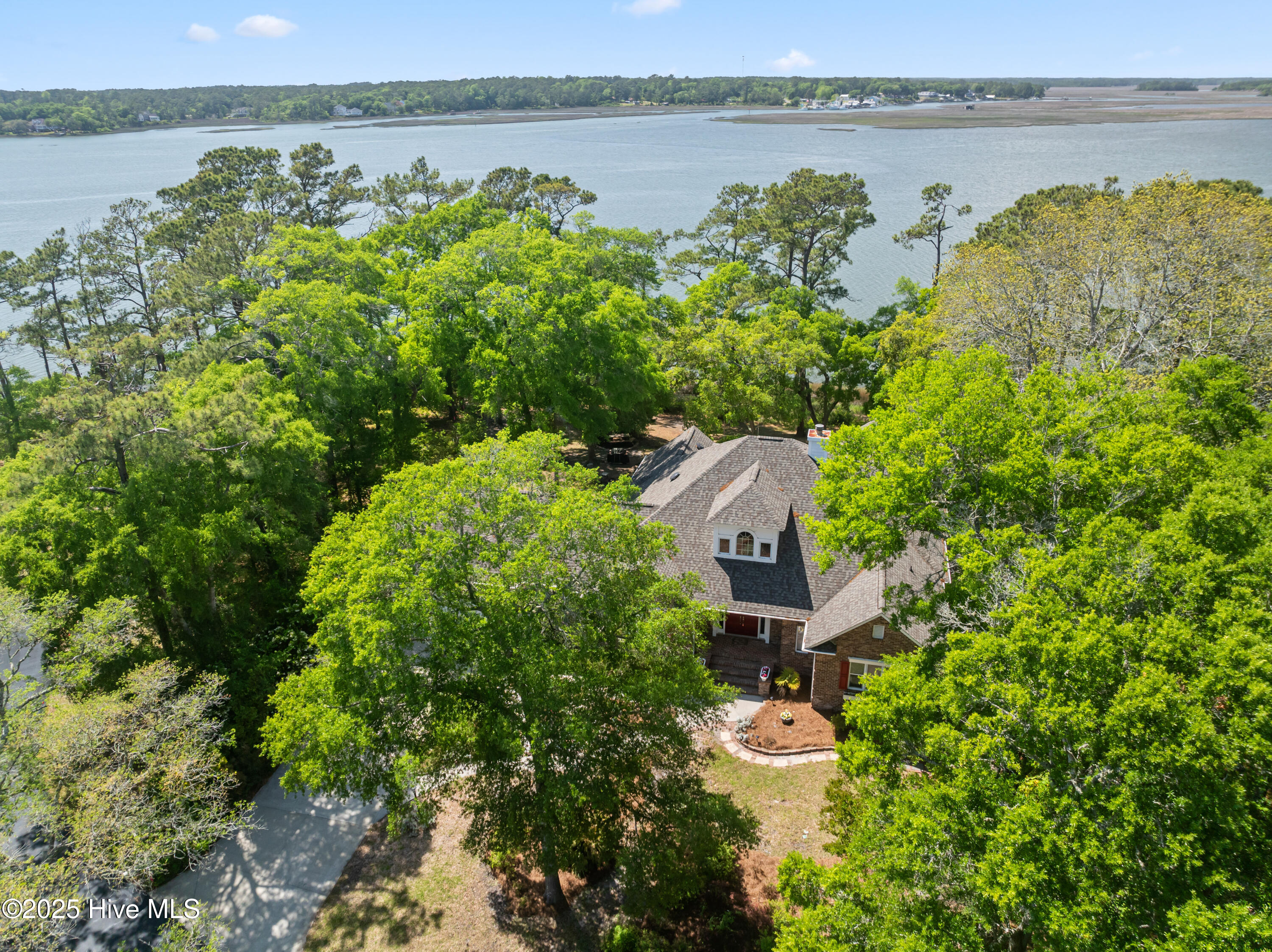 524 Admirals Court Property Photo 1