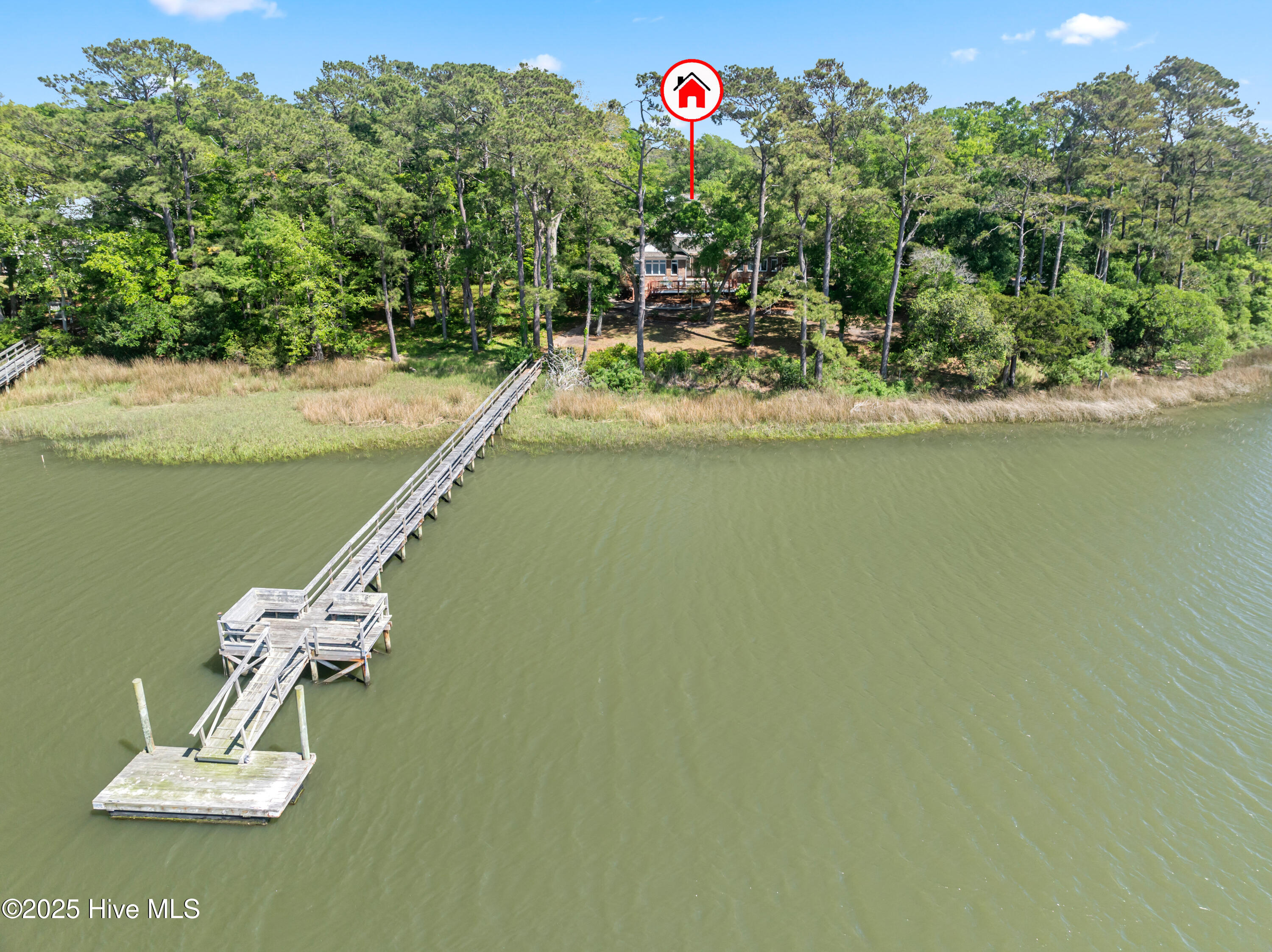 524 Admirals Court Property Photo 3