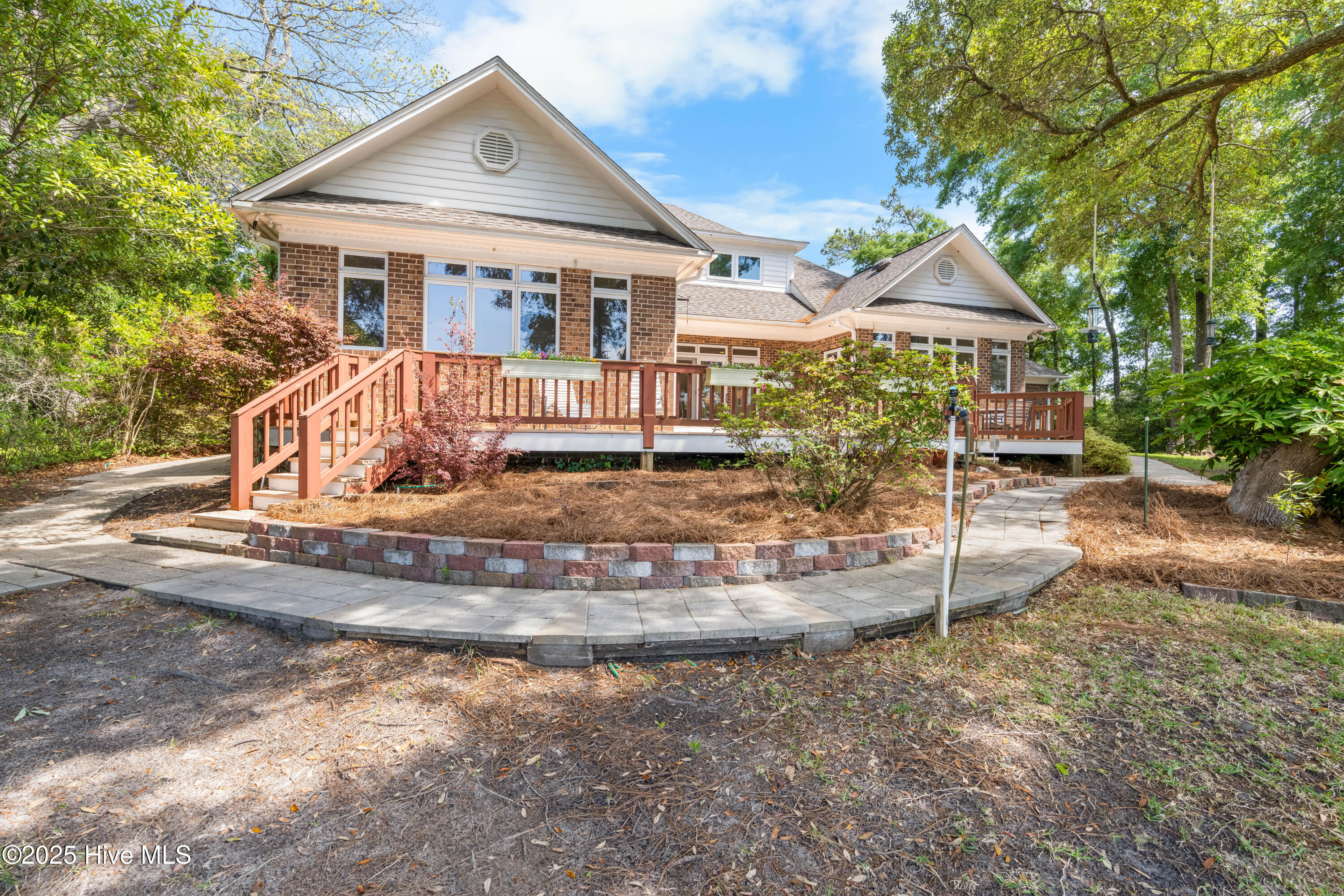 524 Admirals Court Property Photo 4