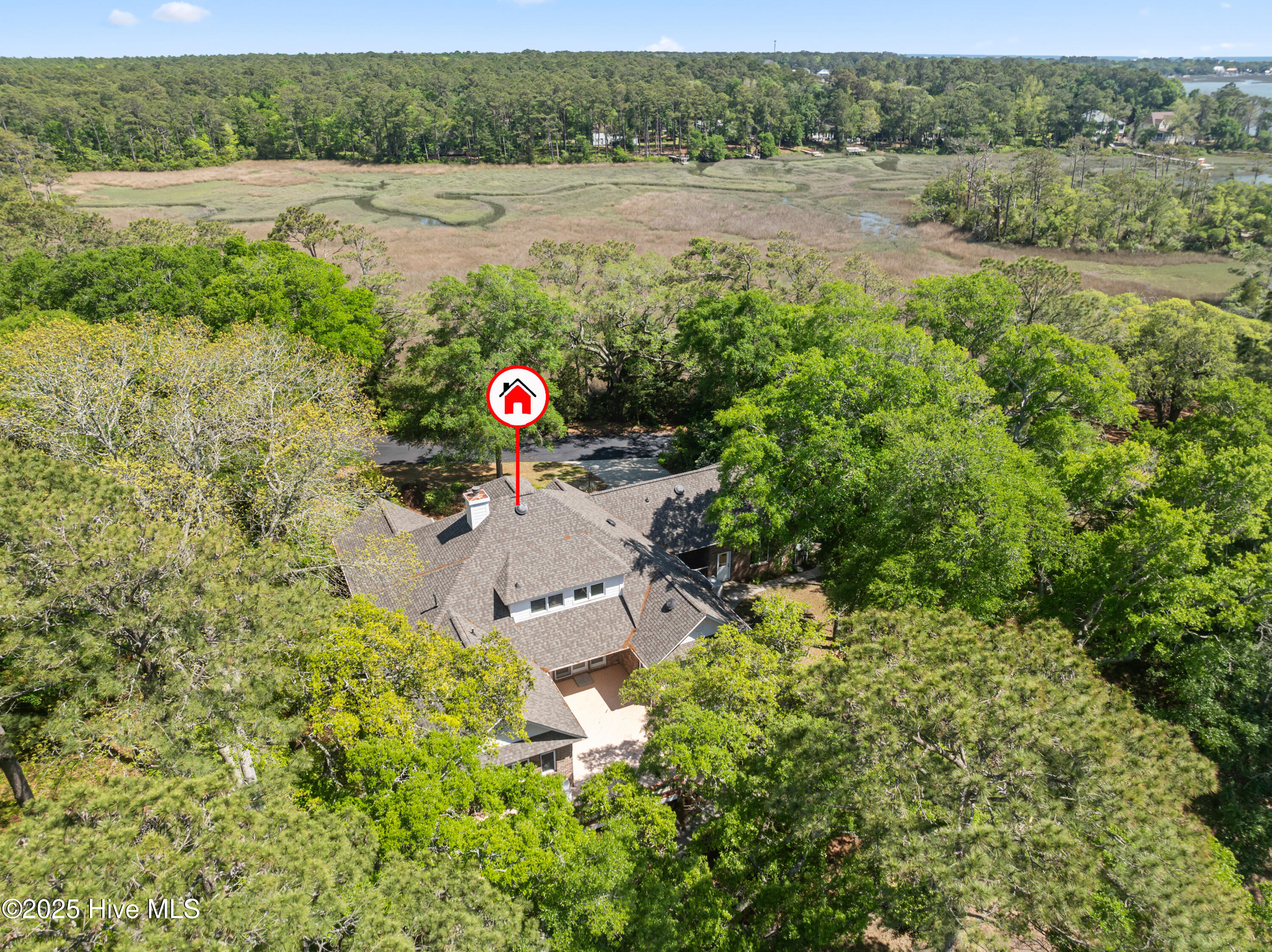 524 Admirals Court Property Photo 6