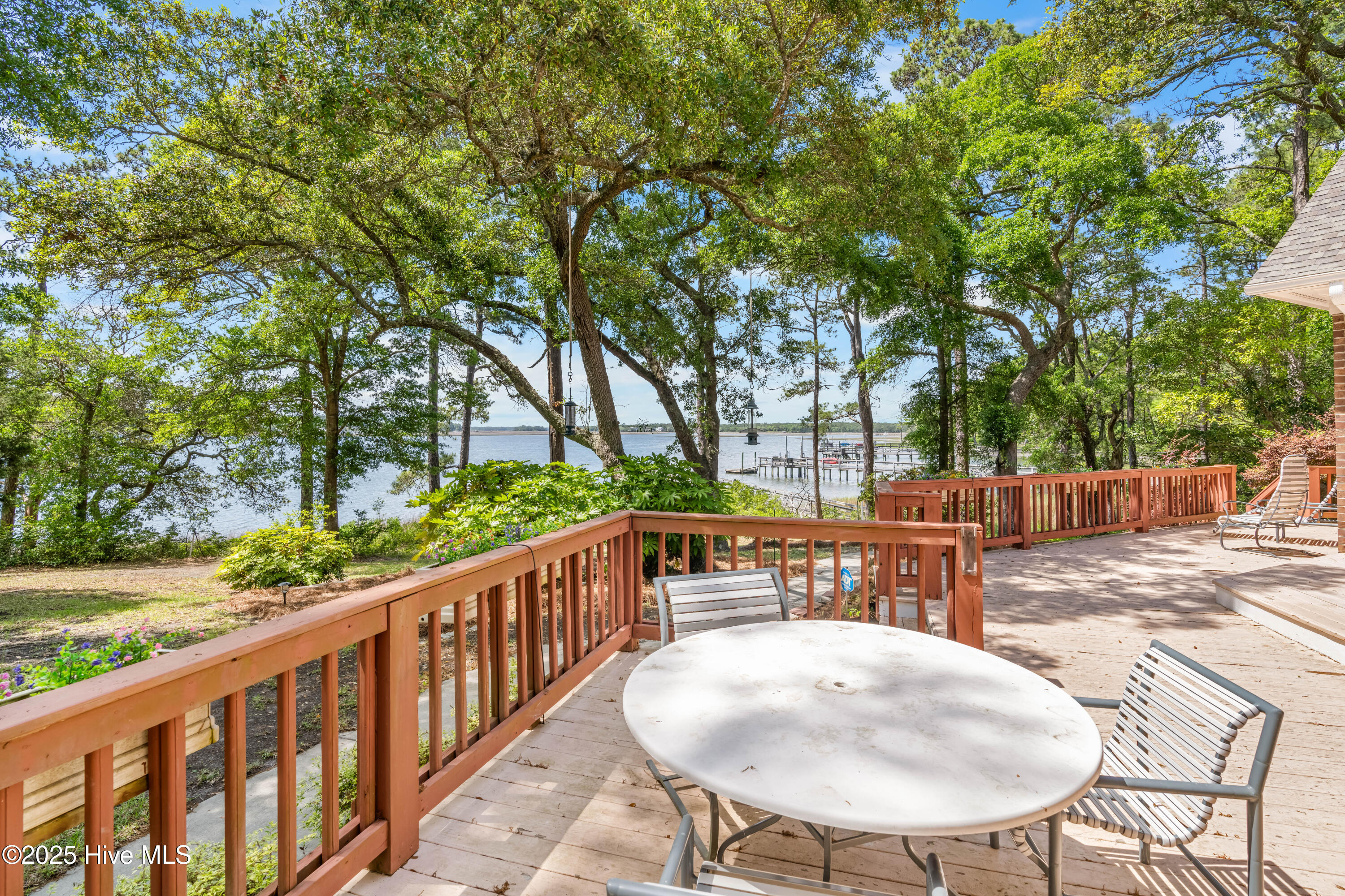 524 Admirals Court Property Photo 13